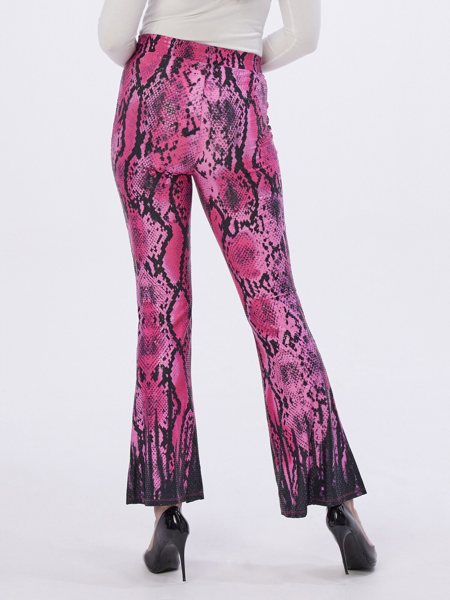 Sarah Kern Schlaghose Bootcuthose figurumspielend im Snake-Print günstig online kaufen