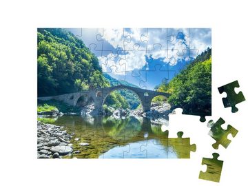 puzzleYOU Puzzle Teufelsbrücke im Herbst in Kardzhali, Bulgarien, 48 Puzzleteile, puzzleYOU-Kollektionen Brücken, Brücken & Brunnen