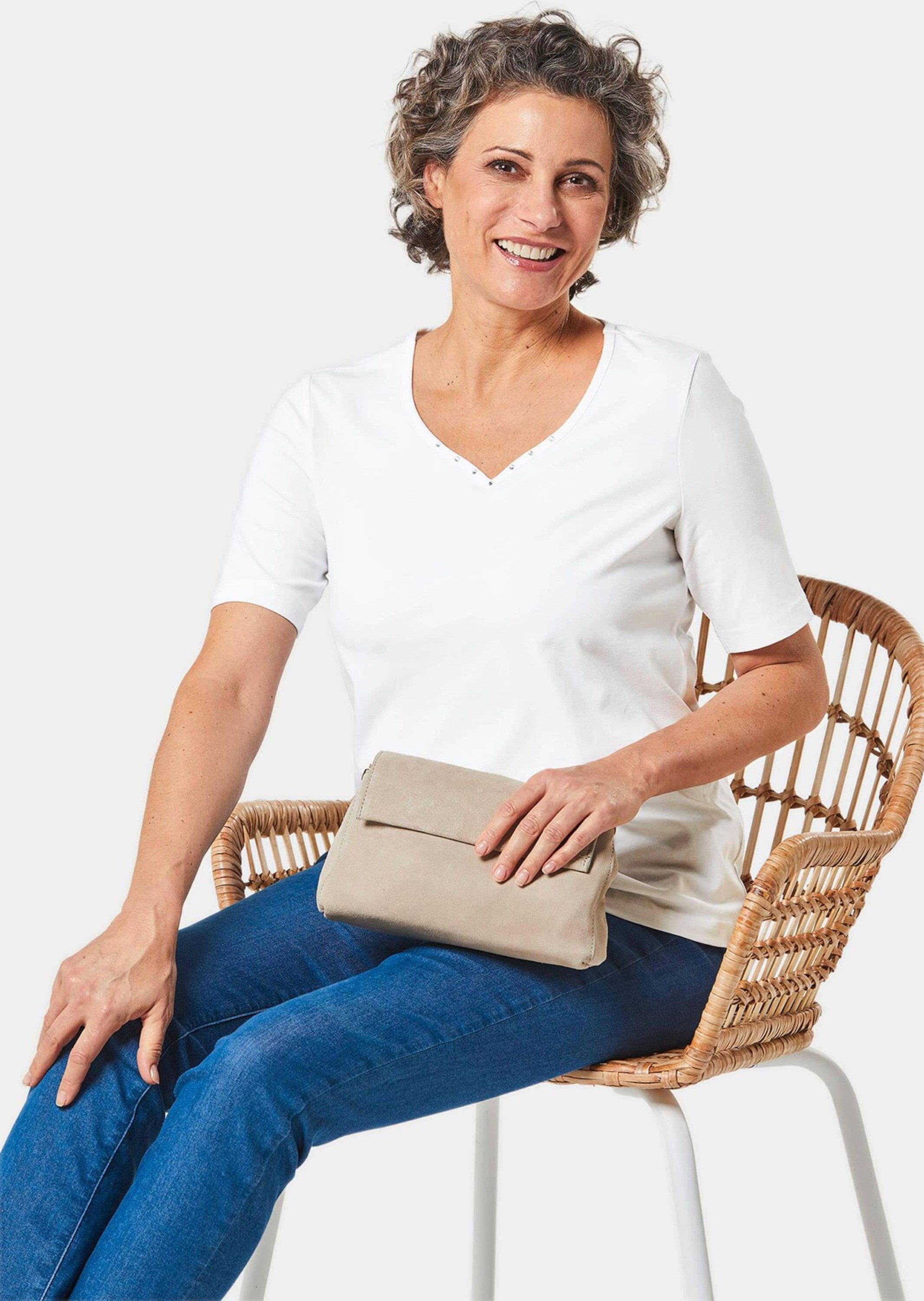GOLDNER T-Shirt Halbarm Basic-Shirt aus Baumwolle Herzausschnitt mit funkelnden Details, bequeme Passform