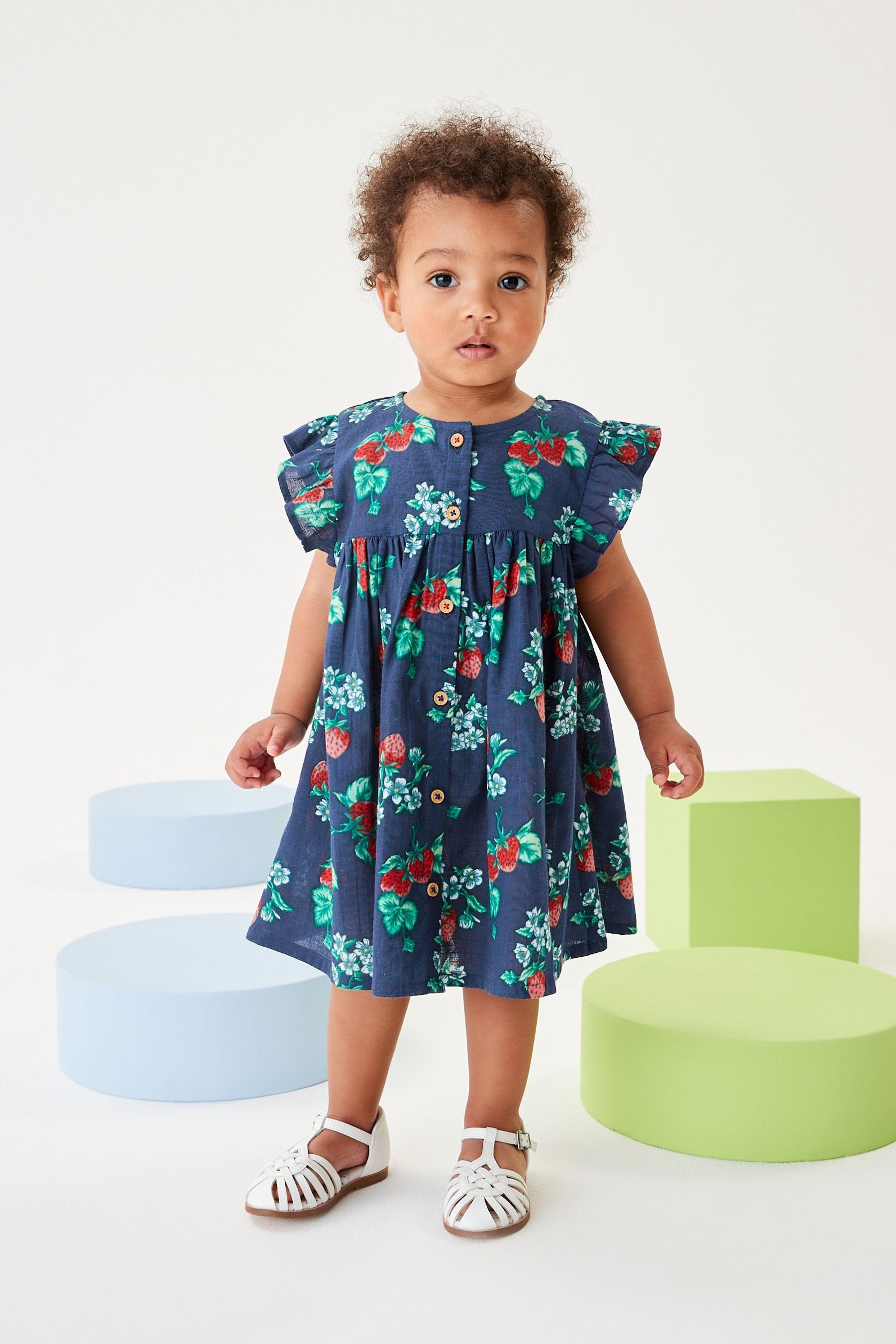 mit Blue Next Rüschenärmeln Strawberry (1-tlg) Navy Print Baumwollkleid Sommerkleid