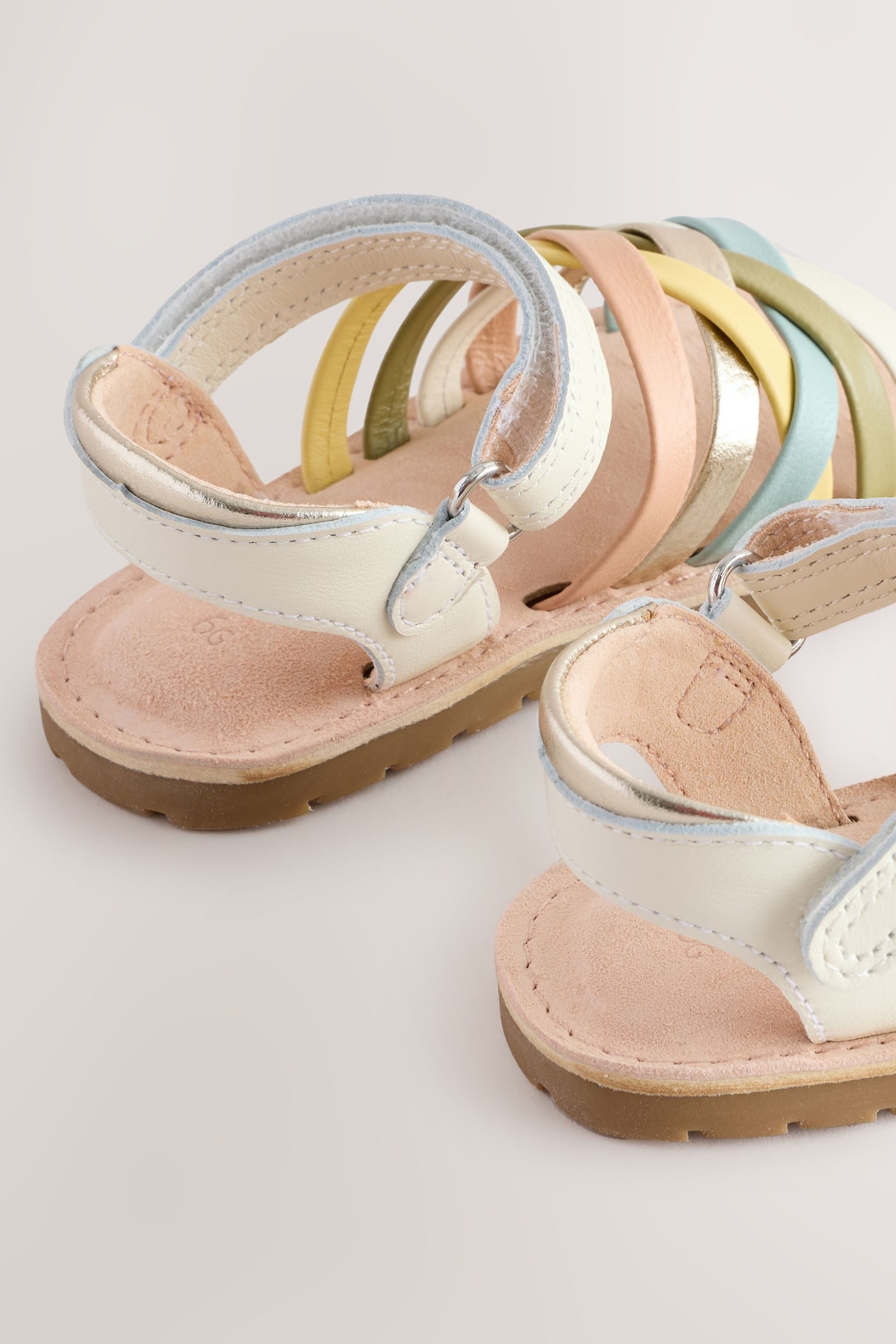 Next Sandalen mit mehreren Riemen Sandale (1-tlg)