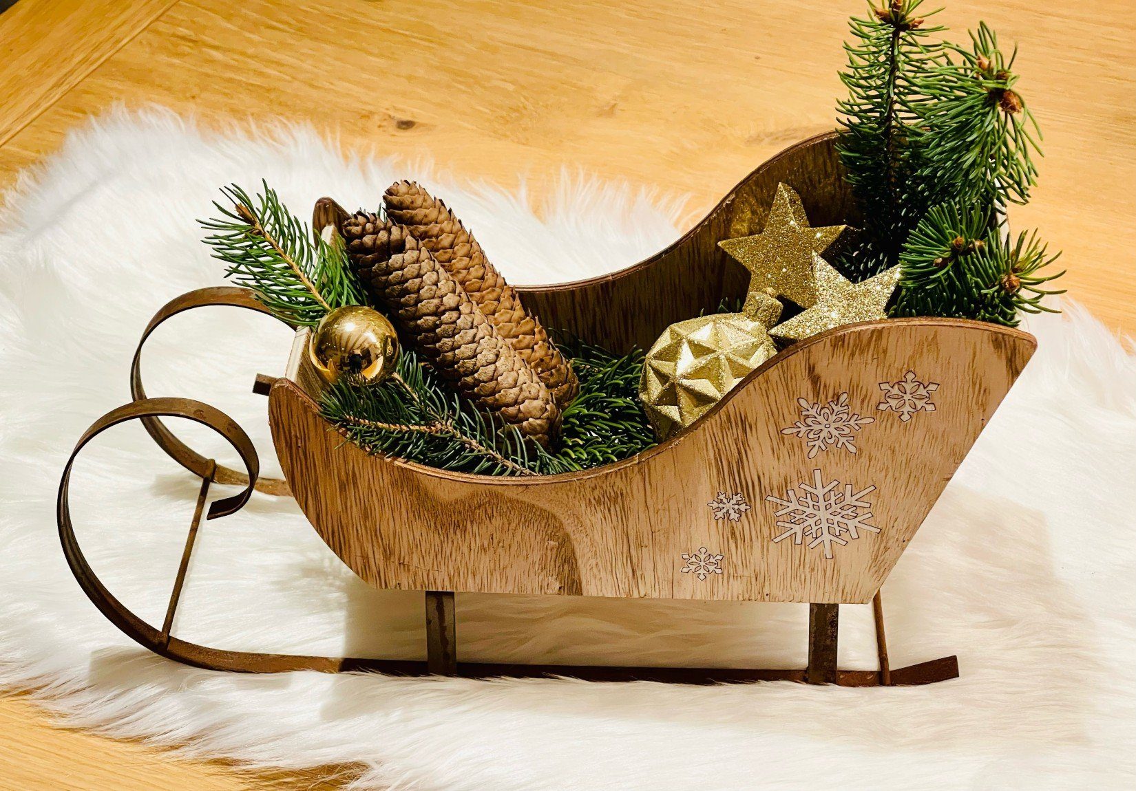 Dekoleidenschaft Weihnachtsfigur Schlitten "Schneeflocke" im Retro Design aus Holz, Weihnachtsdeko (1 St), nostalgische Adventsdeko | Dekofiguren