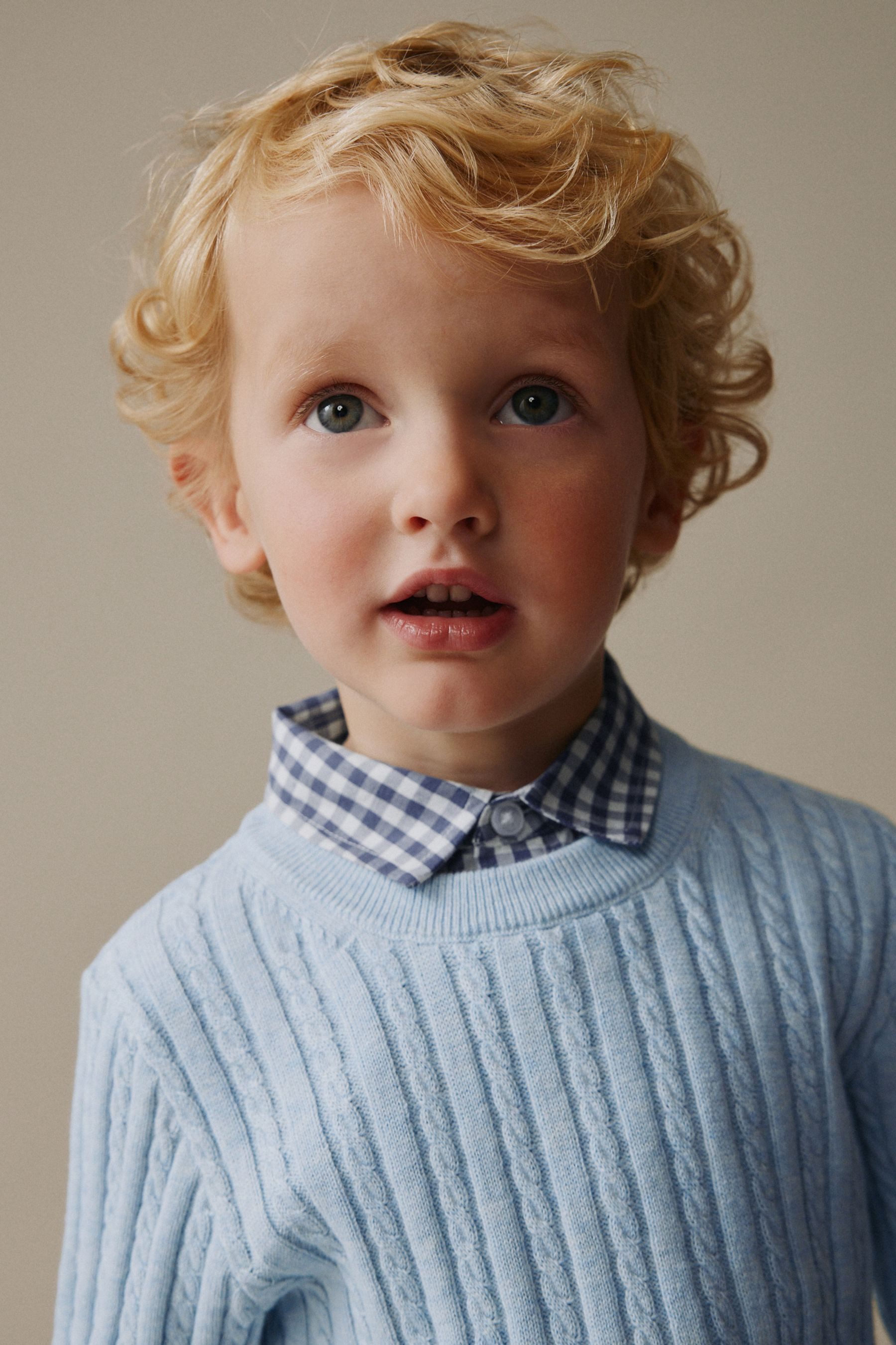 Next 2-in-1-Pullover Pullover mit Zopfstrickmuster und Hemdeinsatz (1-tlg)