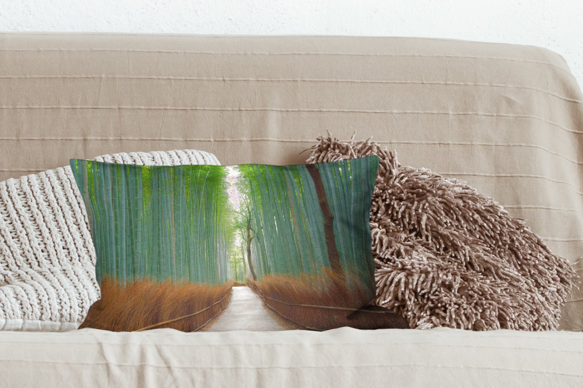 MuchoWow Dekokissen Bambus - Schlafzimmer Dekokissen mit Weg - Dekoration, Wald, Füllung, Wohzimmer Zierkissen