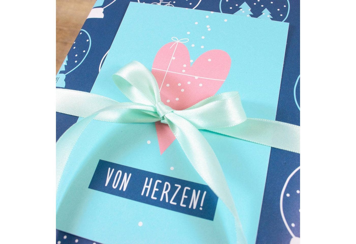 Thumbnail - Bow & Hummingbird Postkarte Postkarte Von Herzen