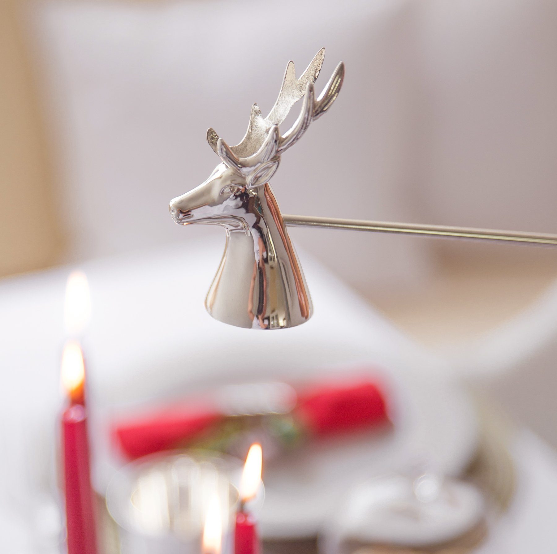 EDZARD Kerzenhalter Flammenlöscher Hirsch, Silber-Optik, edel versilbert mit Anlaufschutz, H 10 cm