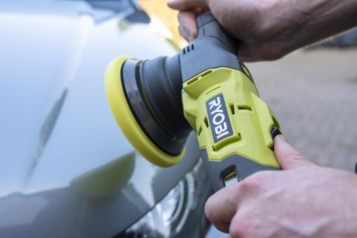 Ryobi PRO ONE+ 18V Cordless Random Orbital Polisher, ideal for car detailing, 3000 rpm, 7500 rpm max.