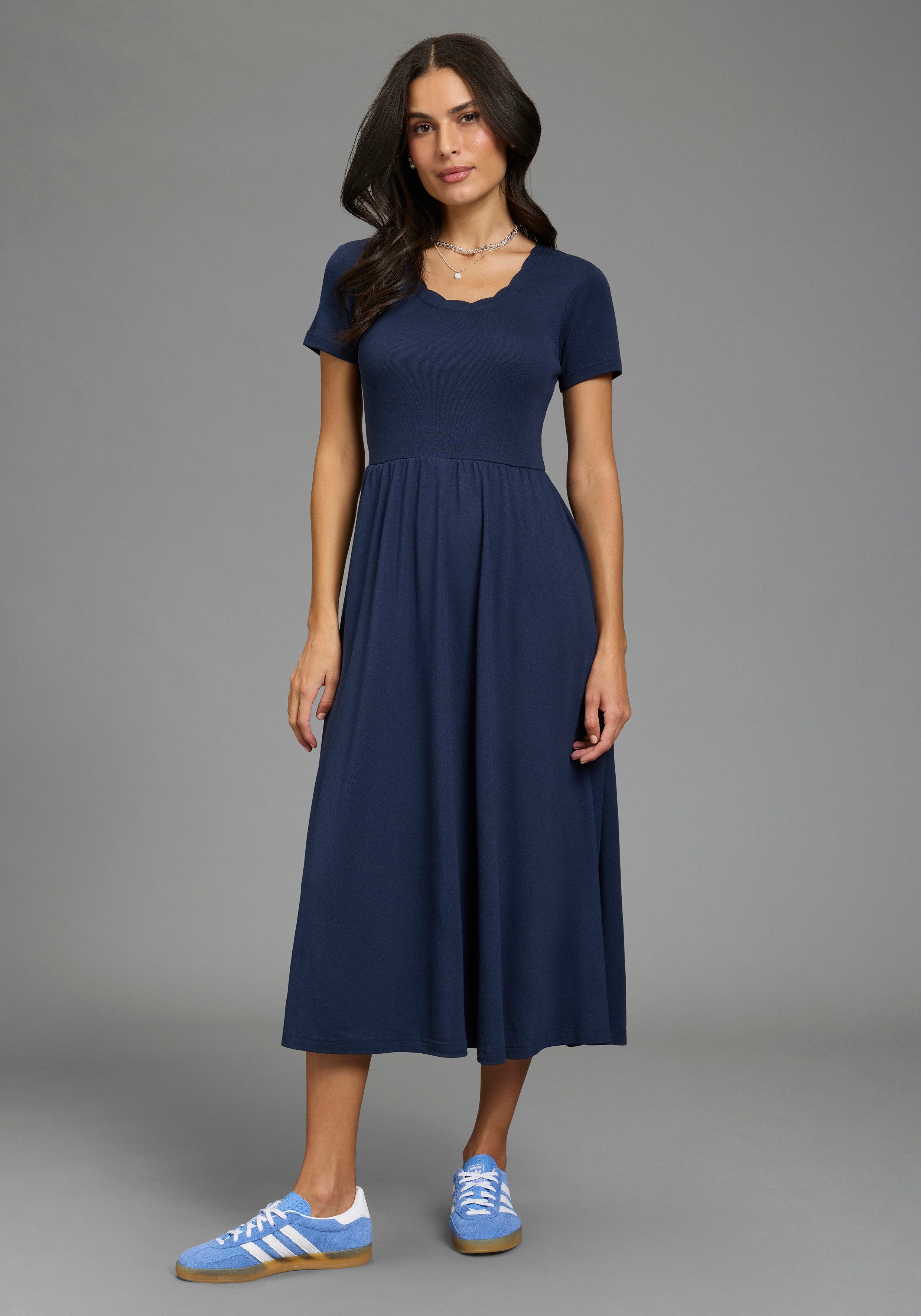 Laura Scott Midikleid wadenlanger Schnitt, aus Baumwolle und Modal, Kurzarm, figurbetont