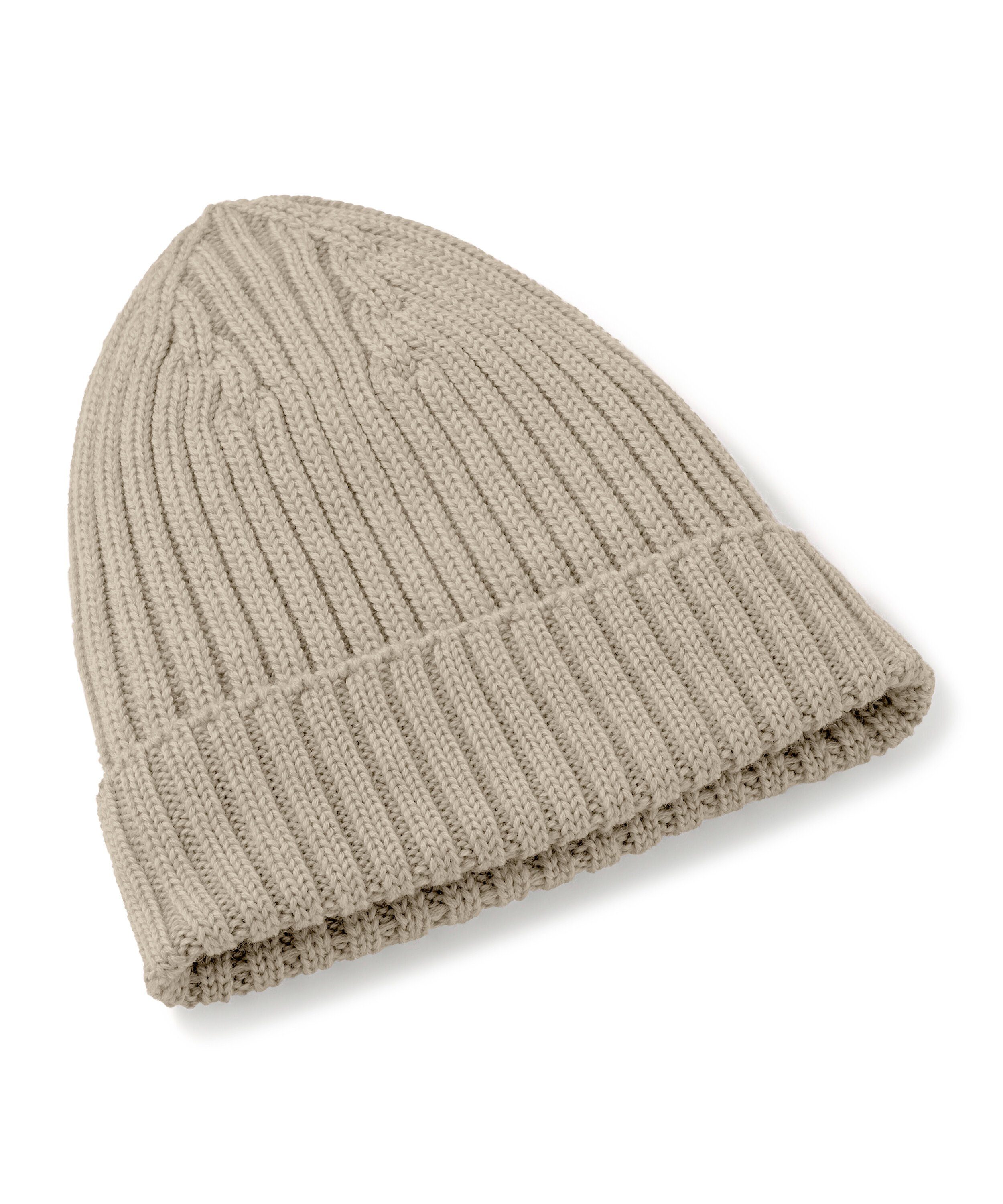 FALKE Strickmütze Mütze aus reiner, extrafeiner Merinowolle (1-St) aus reiner, extrafeiner Merinowolle