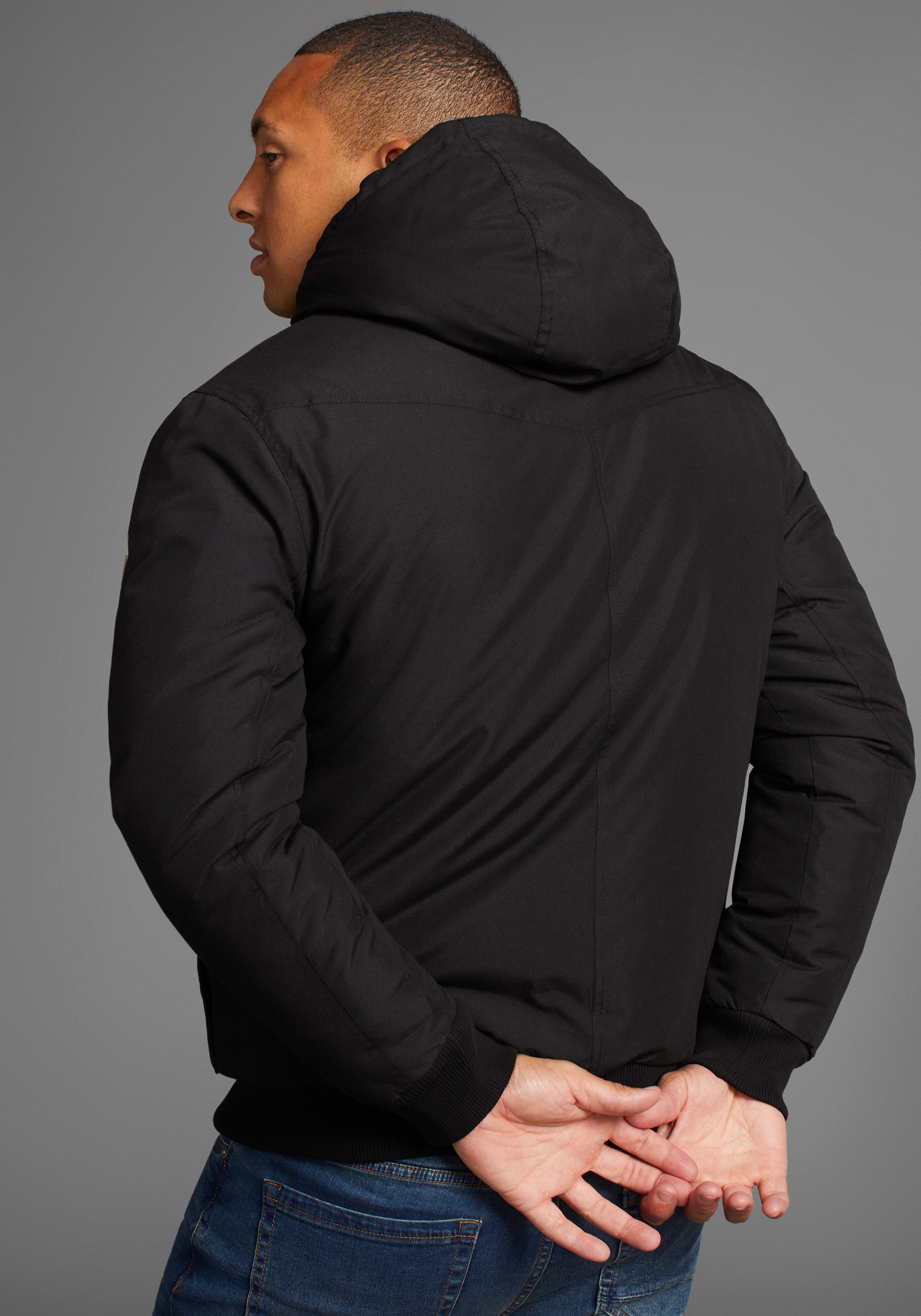 Bruno Banani Winterjacke aus Baumwolle und Polyester, hochschließender Krag günstig online kaufen