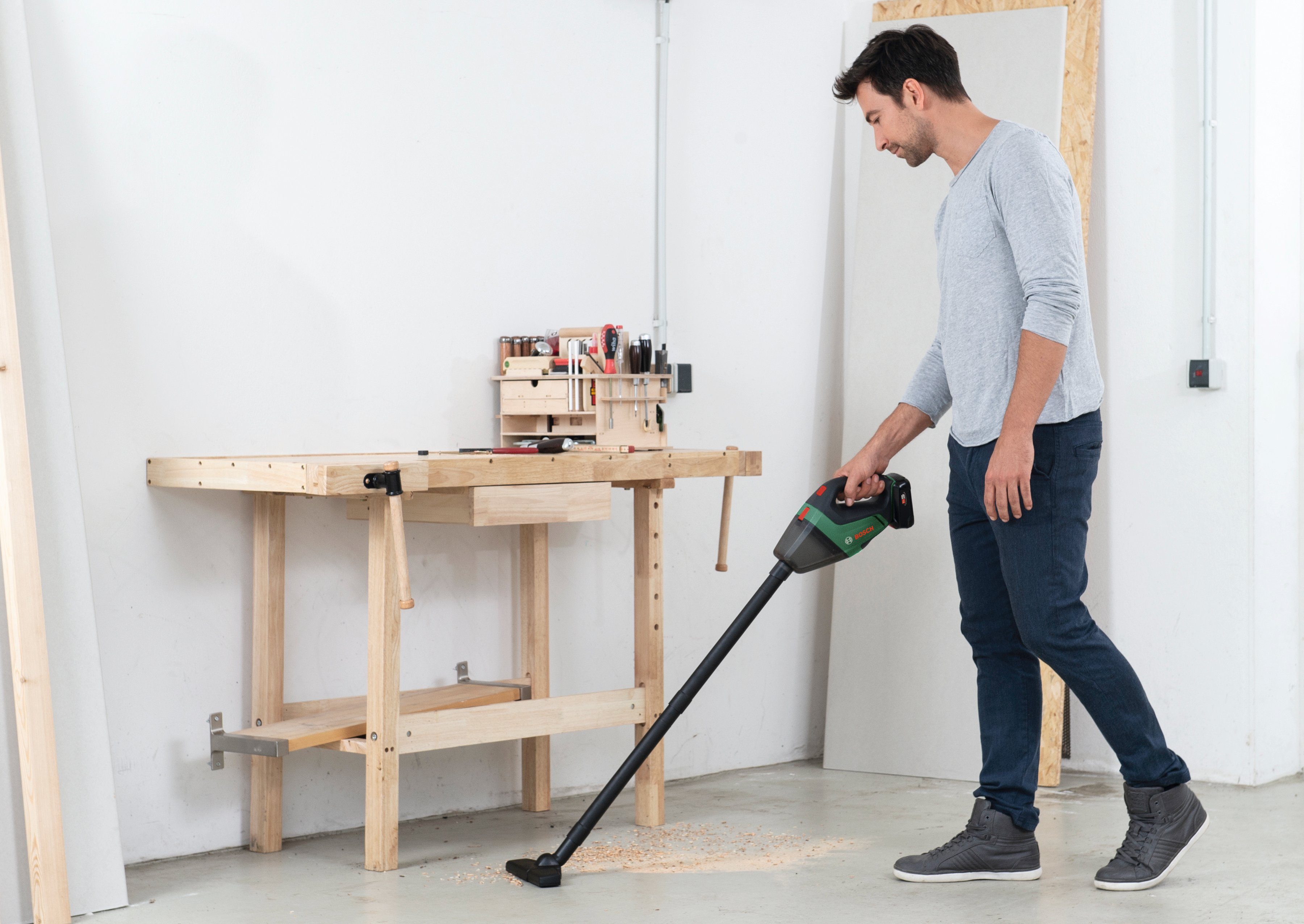 Bosch Home & Garden Akku-Handstaubsauger Power for ALL 18V Akku-System »UniversalVac 18«, beutellos, Inkl. Akku und Ladegerät, Maße: 335x100x175 mm