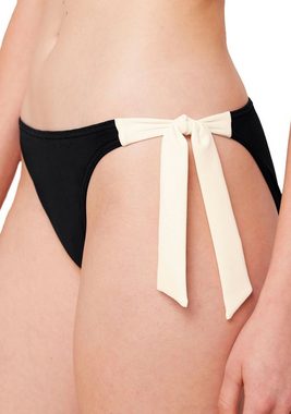 Triumph Bikini-Hose Summer Glow Tai sd Seitenbänder