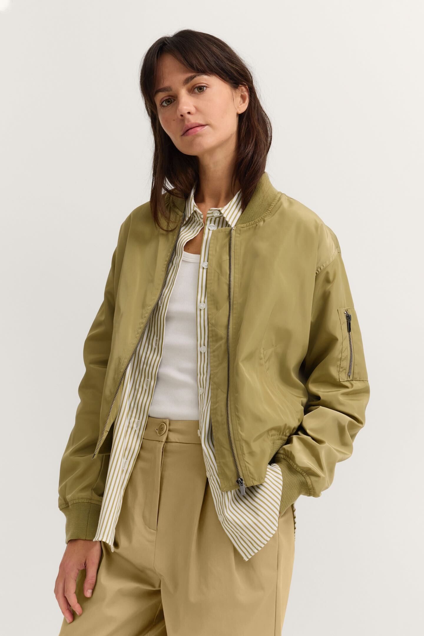bugatti Blouson Kleiner Kragen aus leicht glänzendem Oberstoff günstig online kaufen
