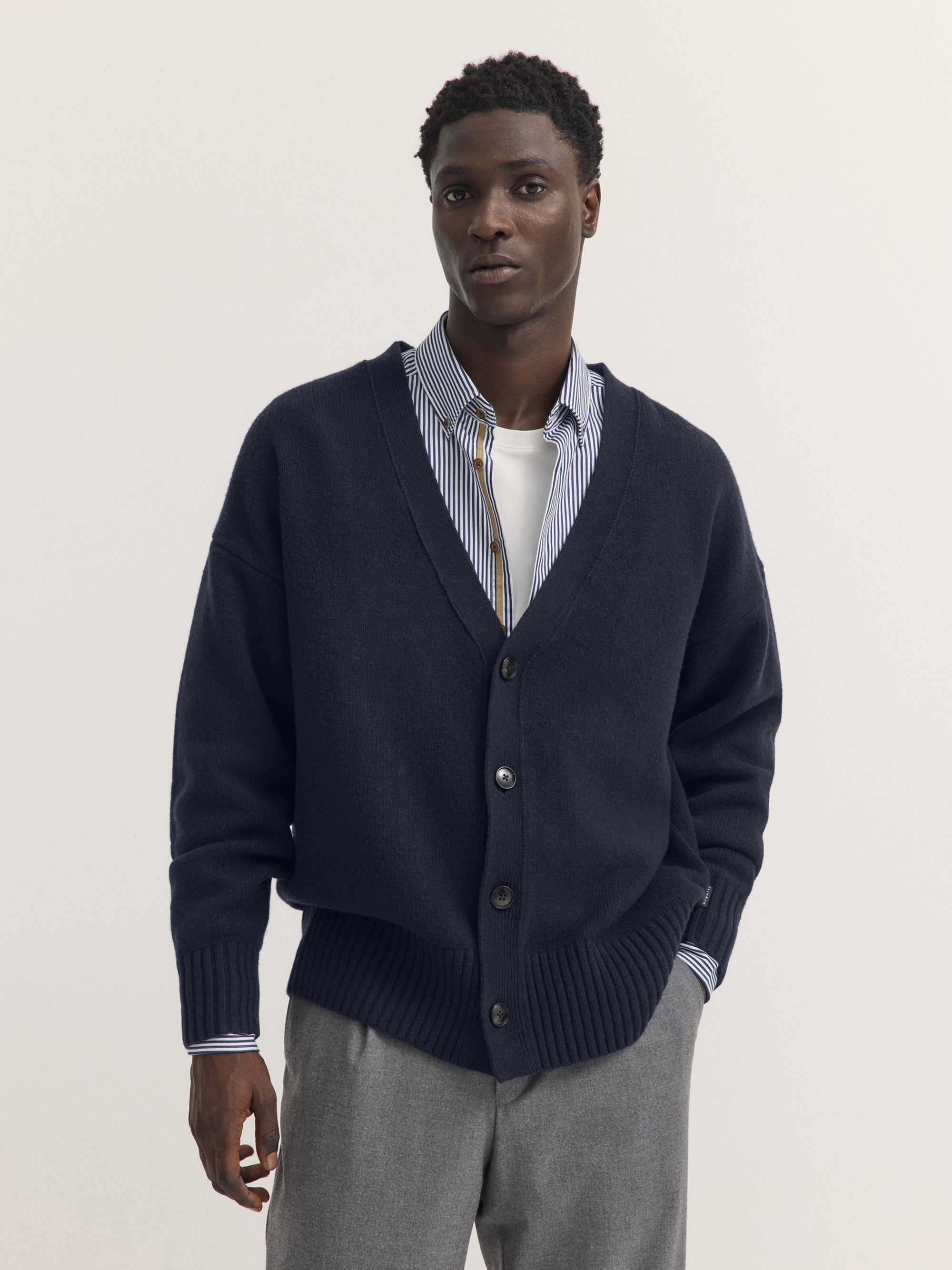 bugatti Strickjacke Regular Fit Regular Fit Wollmix V-Ausschnitt
