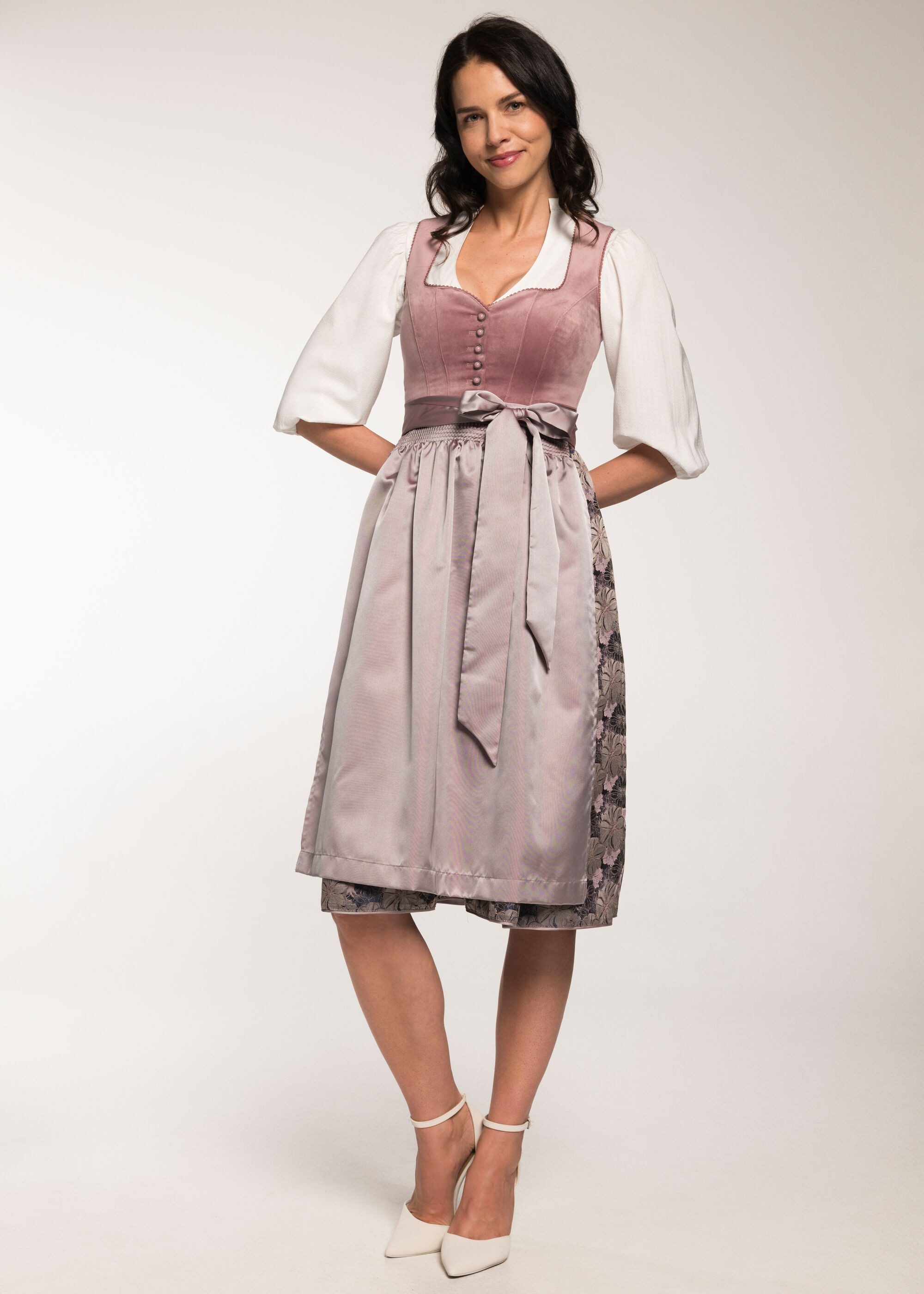 Spieth & Wensky Dirndl Dirndl "Fabiana" (1-tlg) mit femininen Herzauschnitt günstig online kaufen