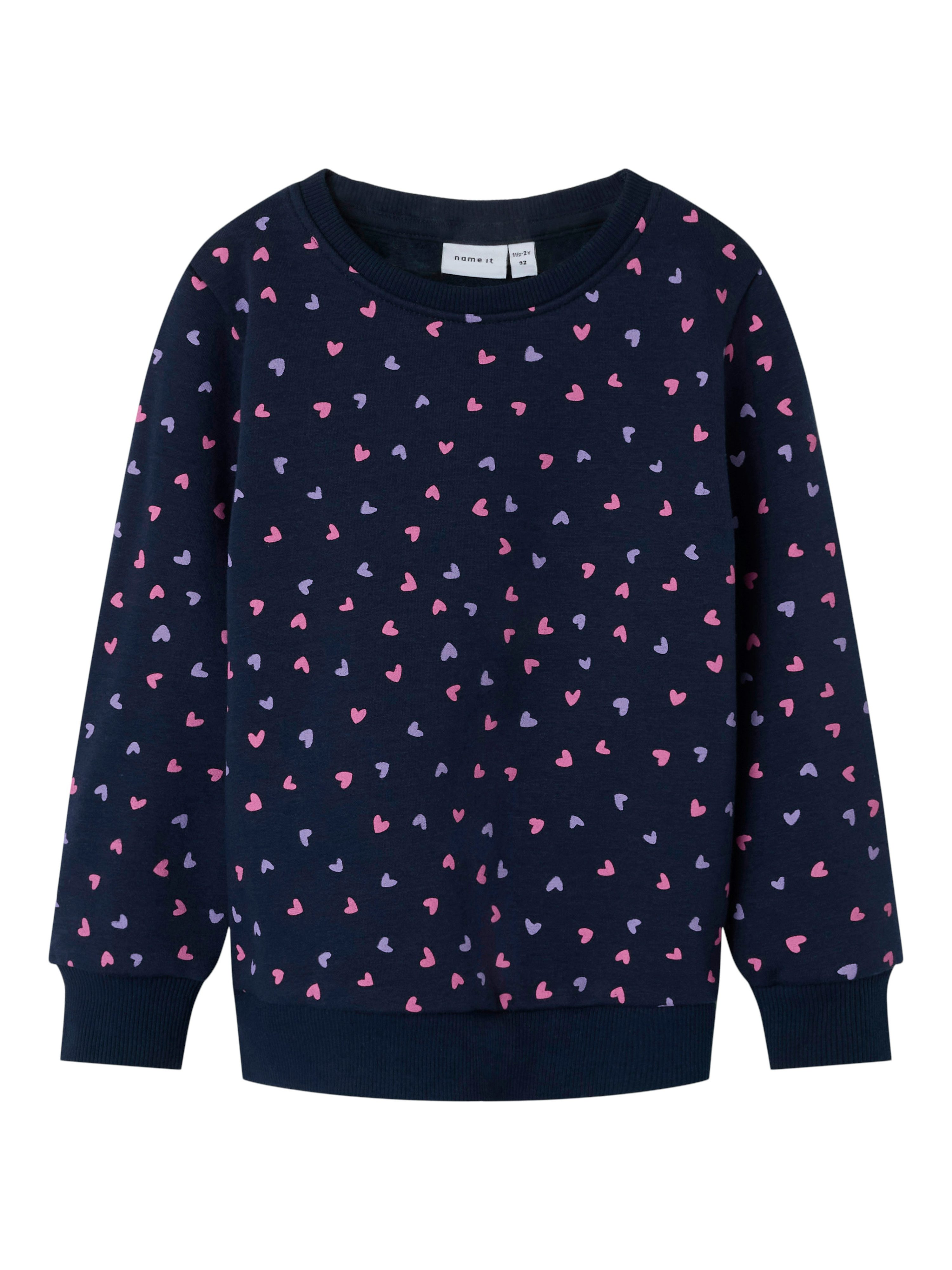Name It Sweatshirt NMFDAVINA LS SWEAT FLEECE BRU NOOS in klassischer Form und mit tollem Alloverprint