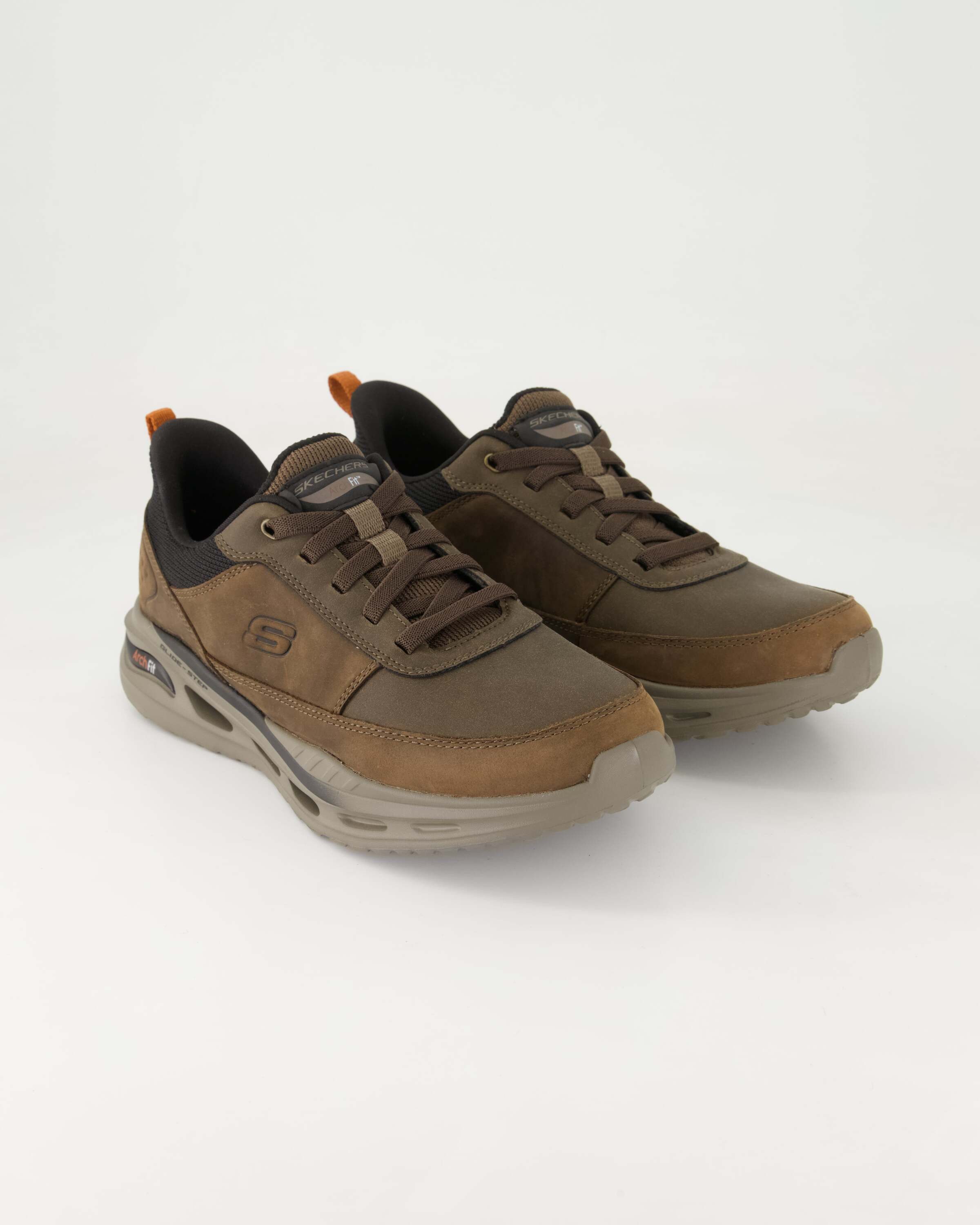 210981 Sneaker