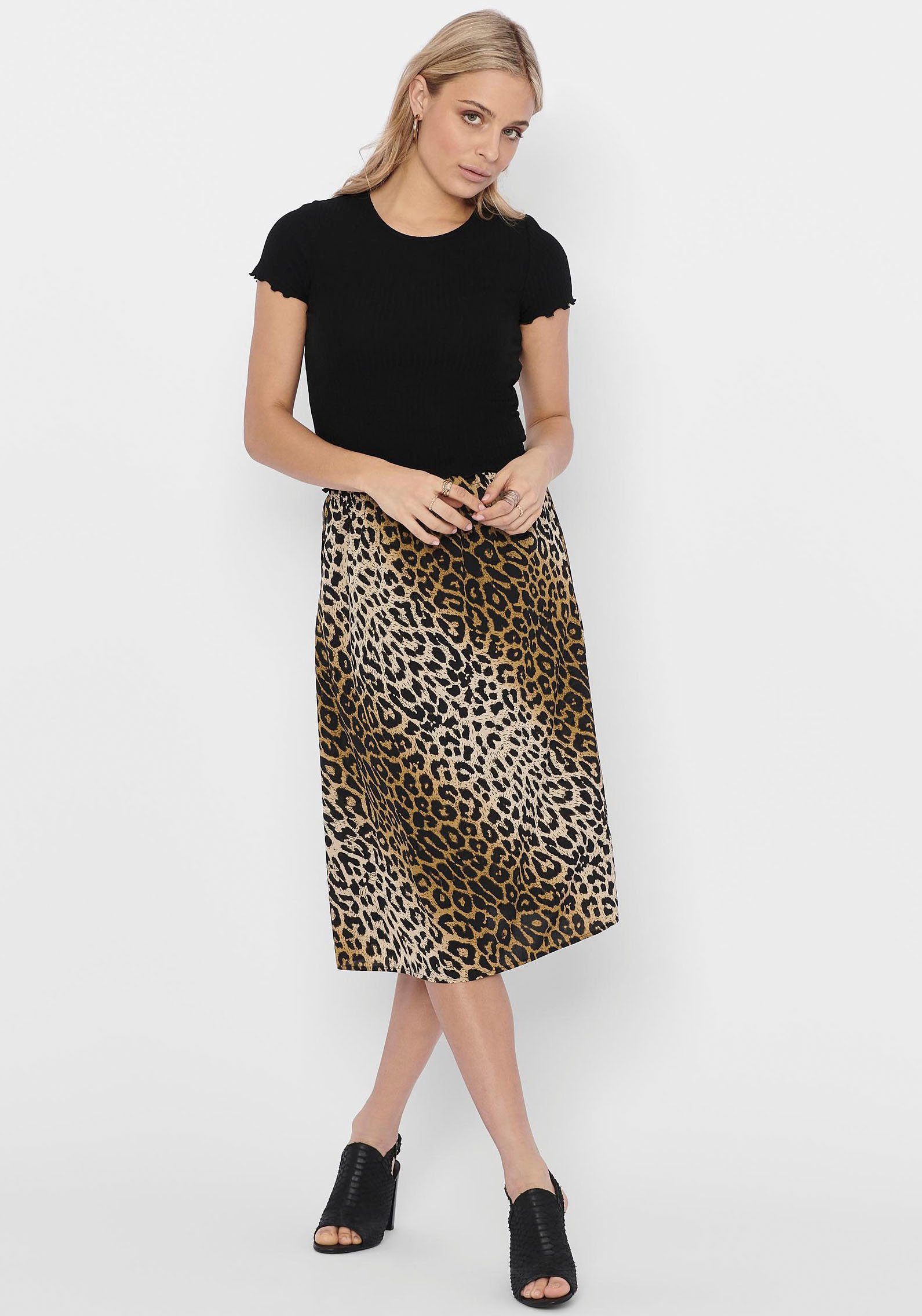 ONLY Rundhalsshirt ONLEMMA S/S SHORT TOP NOOS JRS Rundhals, modisch, regular fit, gewellter Abschluss, unifarben