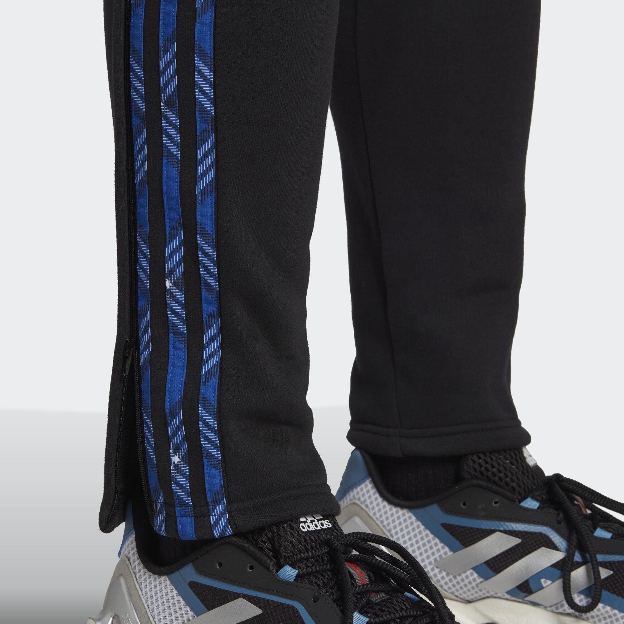 / WINTERIZED TRAININGSHOSE Royal TIRO Jogginghose Black Blue Performance adidas