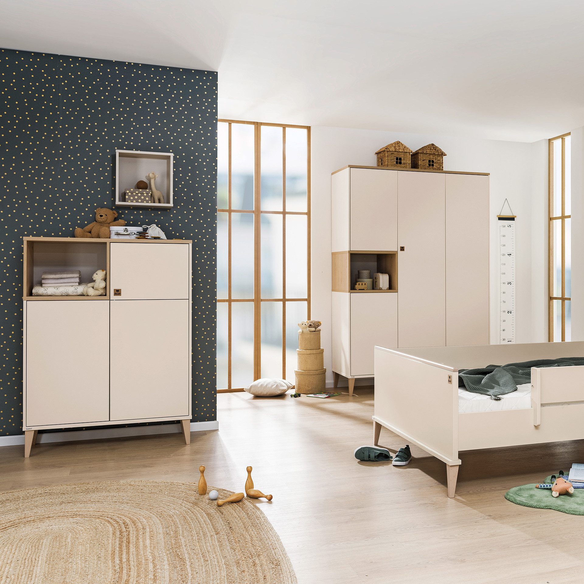 PAIDI Highboard MILA & BEN Steiff by PAIDI in Beige, 3 Türen mit Push-to-open, stabiles Regal mit Massivholz-Füßen, Standregal, geprüfte Qualität – Bild 4 von 5