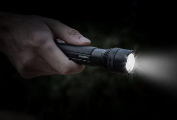 Energizer Taschenlampe Tactical Rechargeable 700 Lumen (1-St), wiederaufladbar über USB