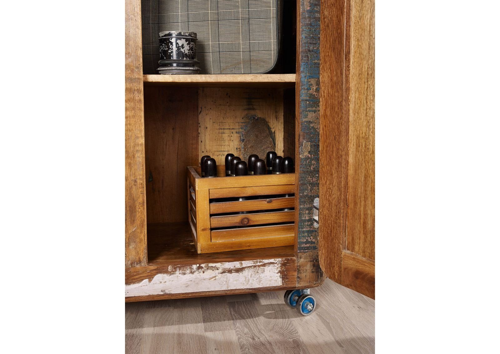 Massivmoebel24 Dreh-/Schwebetürenschrank FREEZY (Schrank Altholz 90x38x175 mehrfarbig lackiert FREEZY #38) Schrank Altholz 90x38x175 mehrfarbig lackiert FREEZY #38