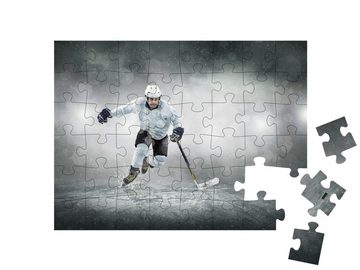 puzzleYOU Puzzle Eishockeyspieler auf dem Eis, 48 Puzzleteile, puzzleYOU-Kollektionen Menschen, Eishockey