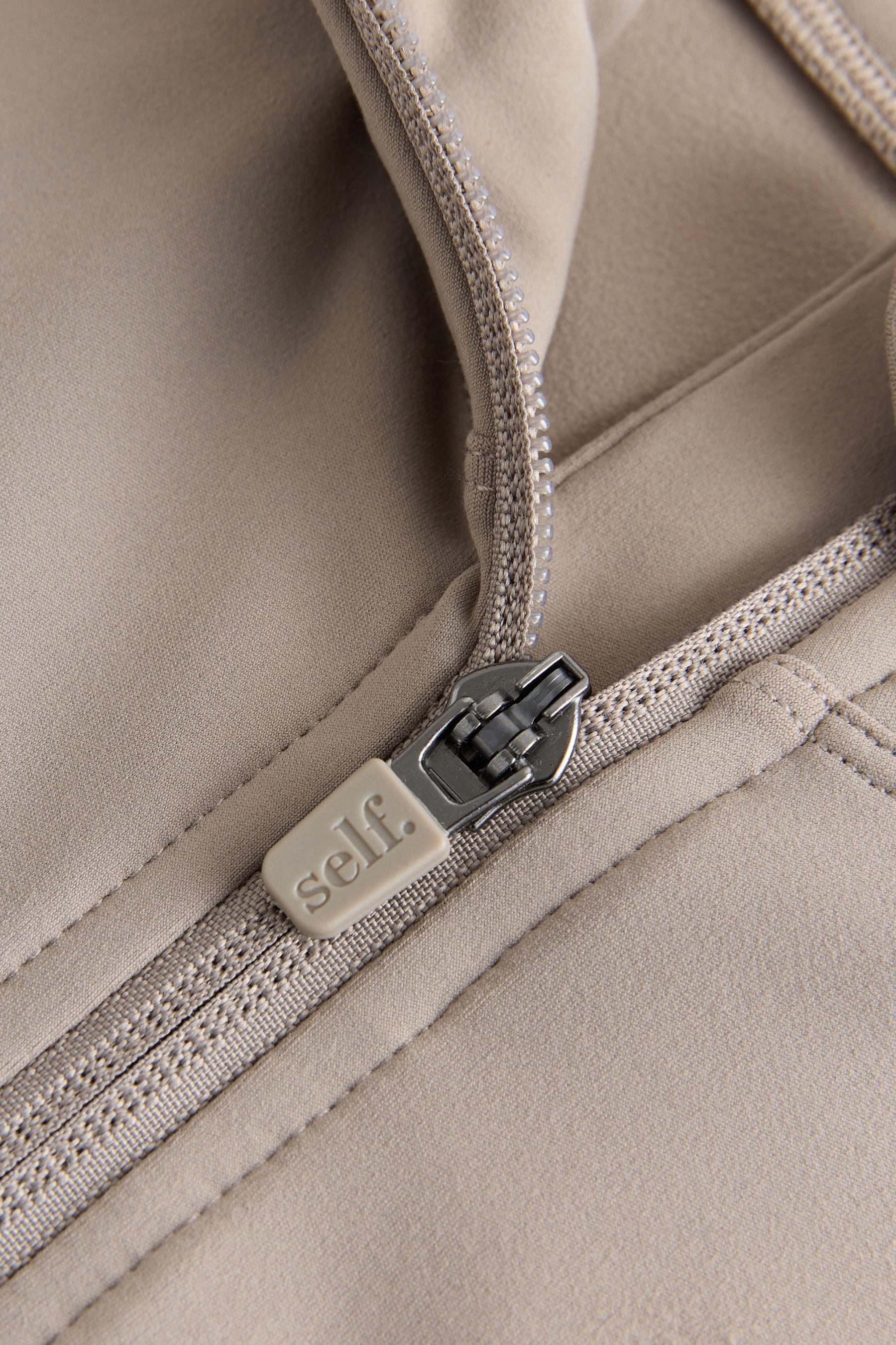 self Trainingsjacke Skulpturierende, kurze Jacke mit RV (1-St)