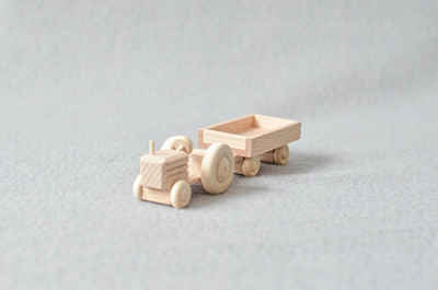 Spielzeug-Auto Holzspielzeug Traktor mit Anhänger natur HxBxT 3,5x7,5x3cm NEU, Mit Anhänger