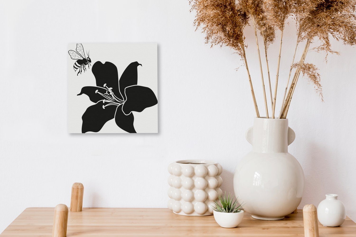 OneMillionCanvasses® Leinwandbild (1 Eine mit Illustration Schlafzimmer einer Wohnzimmer Leinwand Bilder Biene Lilie, schwarz-weiße St), einer für