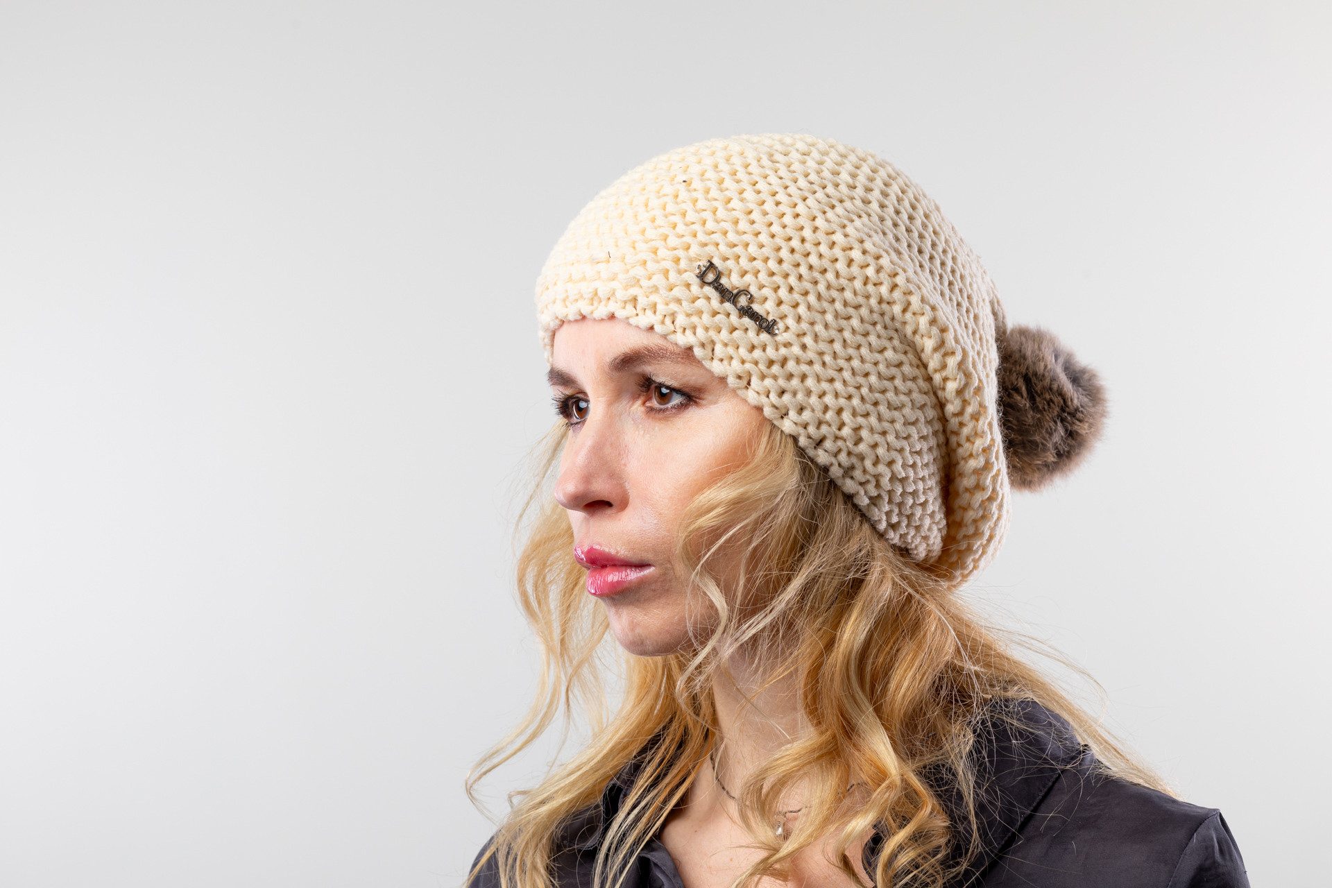 DanCarol Fellimitatmützen DCW-B-802B-die Mütze hält warm und ist innen mit Fleece gefüttert warm und ist innen mit Fleece gefüttert