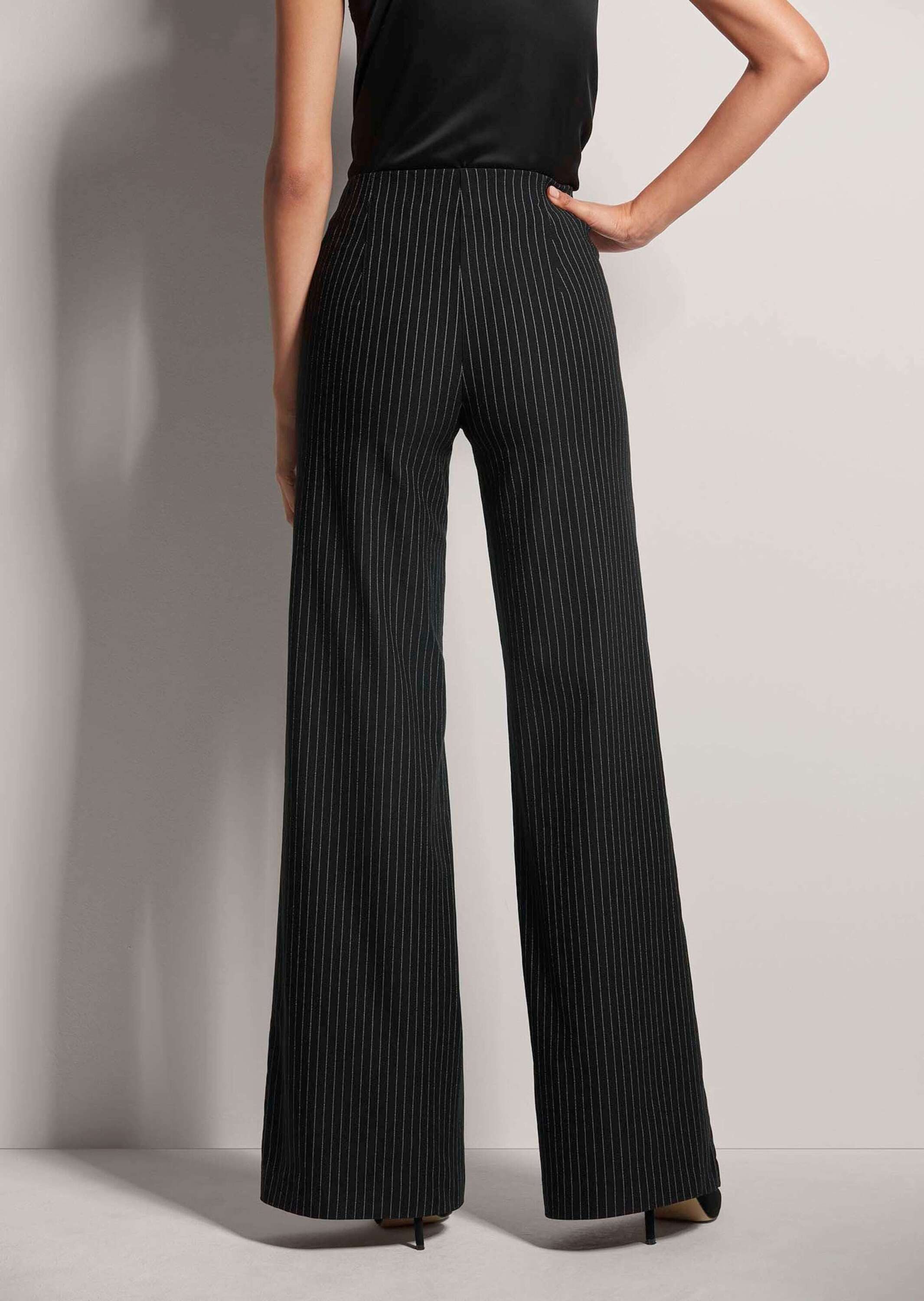 MADELEINE Stoffhose Schlupfhose in ausgestellter Form