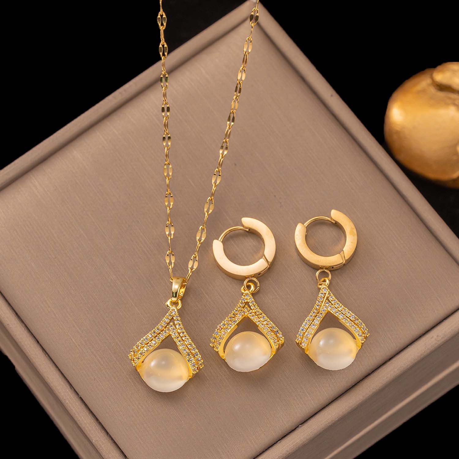 trends for living Schmuckset Ohrringe Halskette set mit durchbrochenem fächerförmigem Diamantmuster