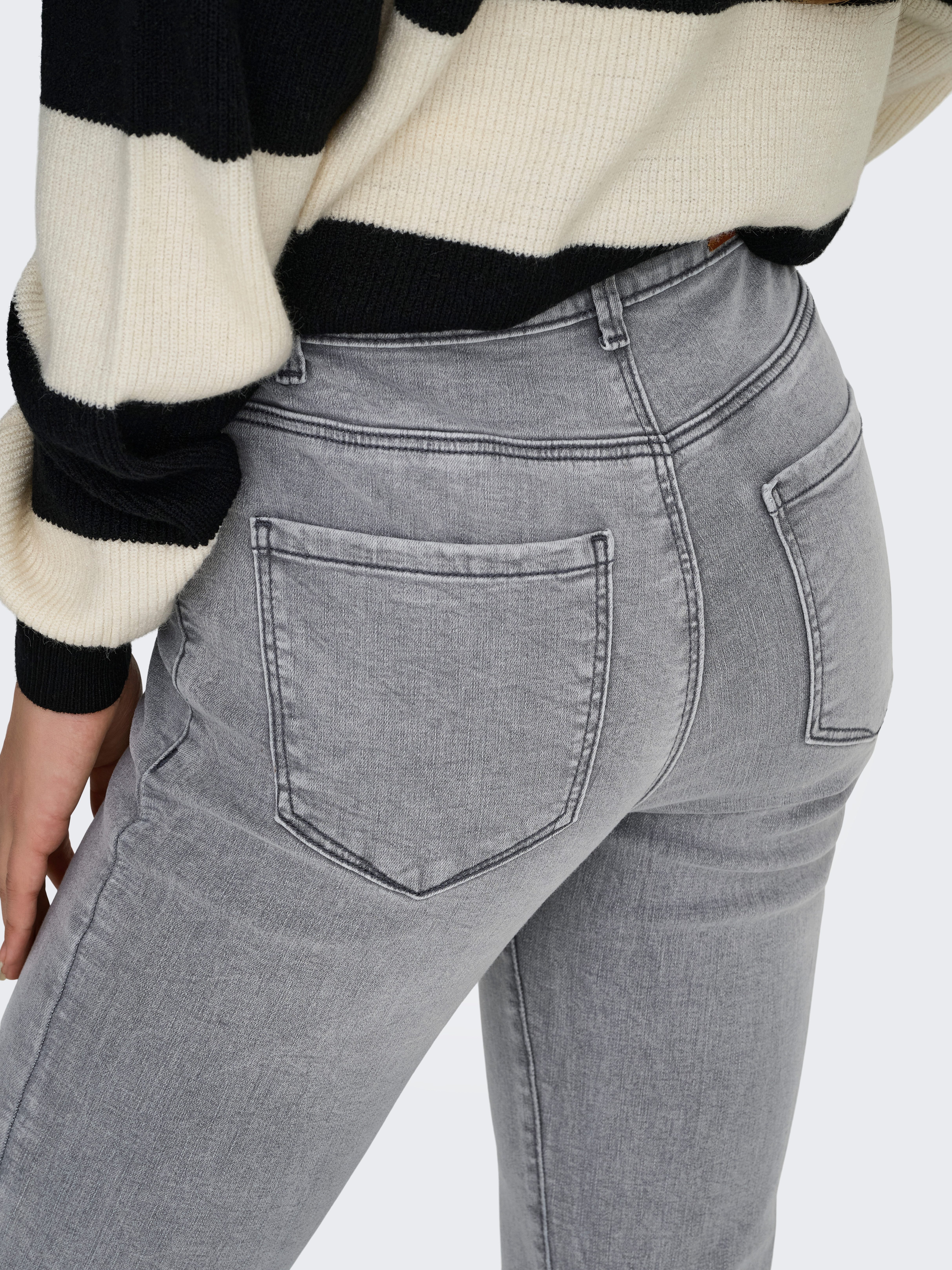 ONLY Bootcut-Jeans ONLLUSH MW RETRO FLARED DNM Materialmix, bootcut fit, Regular Waist,  Retro-Fit