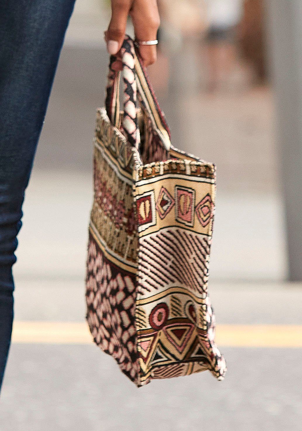 Vivance Umhängetasche, Mini Shopper, Strandtasche,Henkeltasche,modisches Jacquardmuster VEGAN