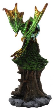 MystiCalls Fantasy-Figur Grüner Drache auf Waldhaus mit LED Drachenfigur Fantasy Fantasyfigur (1 St), Mit LED Beleuchtung