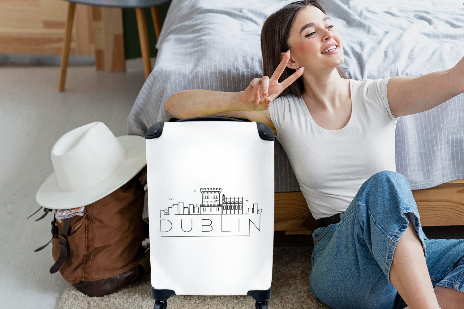 "Dublin" Handgepäckkoffer MuchoWow 4 weiß, rollen, Reisetasche mit Ferien, Reisekoffer Rollen, Trolley, Handgepäck Skyline für