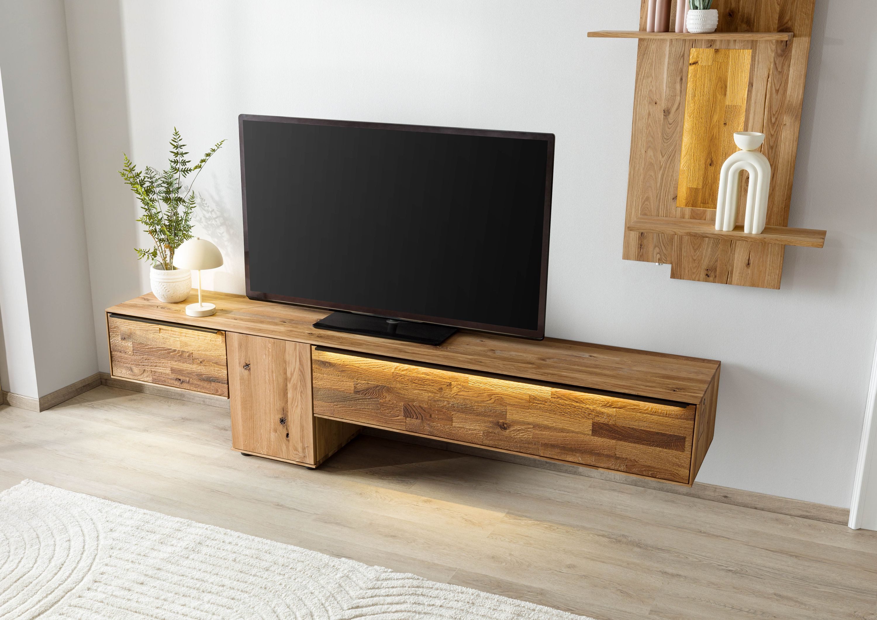 Massivmoebel24 Lowboard WIEN (Massivholz), Wildeiche 220x43x55 natur geölt WIEN #207
