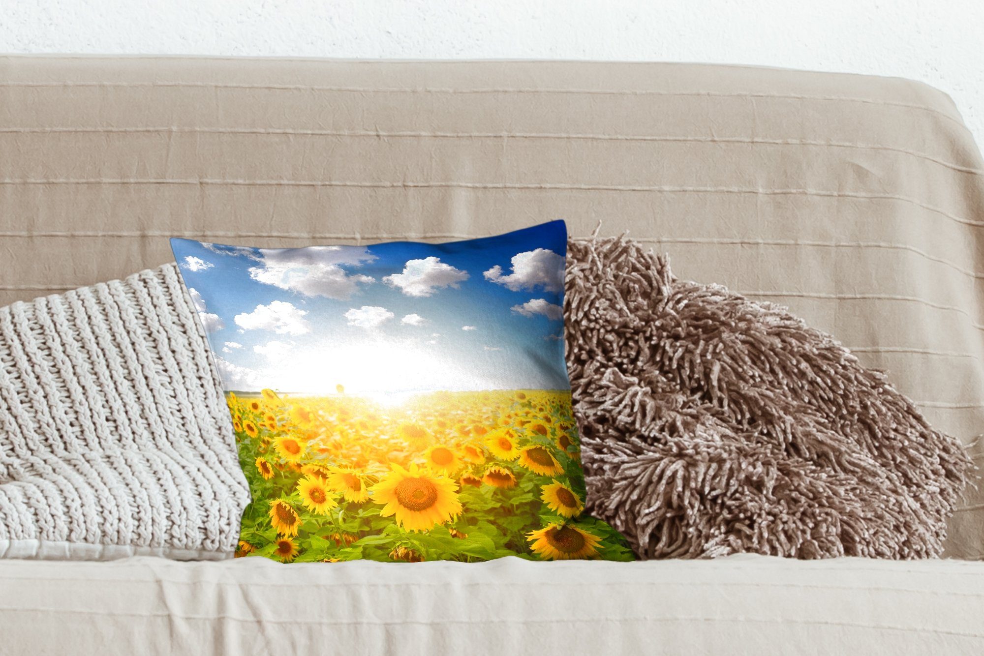 Deko, Zierkissen Sonne Dekokissen Sonnenblume Wolken, - Schlafzimmer, mit für - Wohzimmer, Füllung MuchoWow Sofakissen