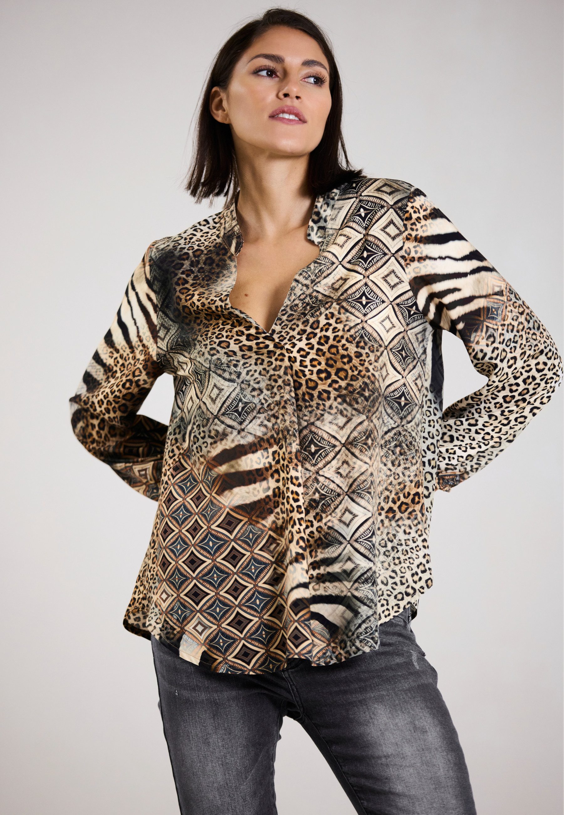 Andijamo-Fashion Schlupfbluse WILD HARMONY Mix aus Animalprint und grafischen Mustern