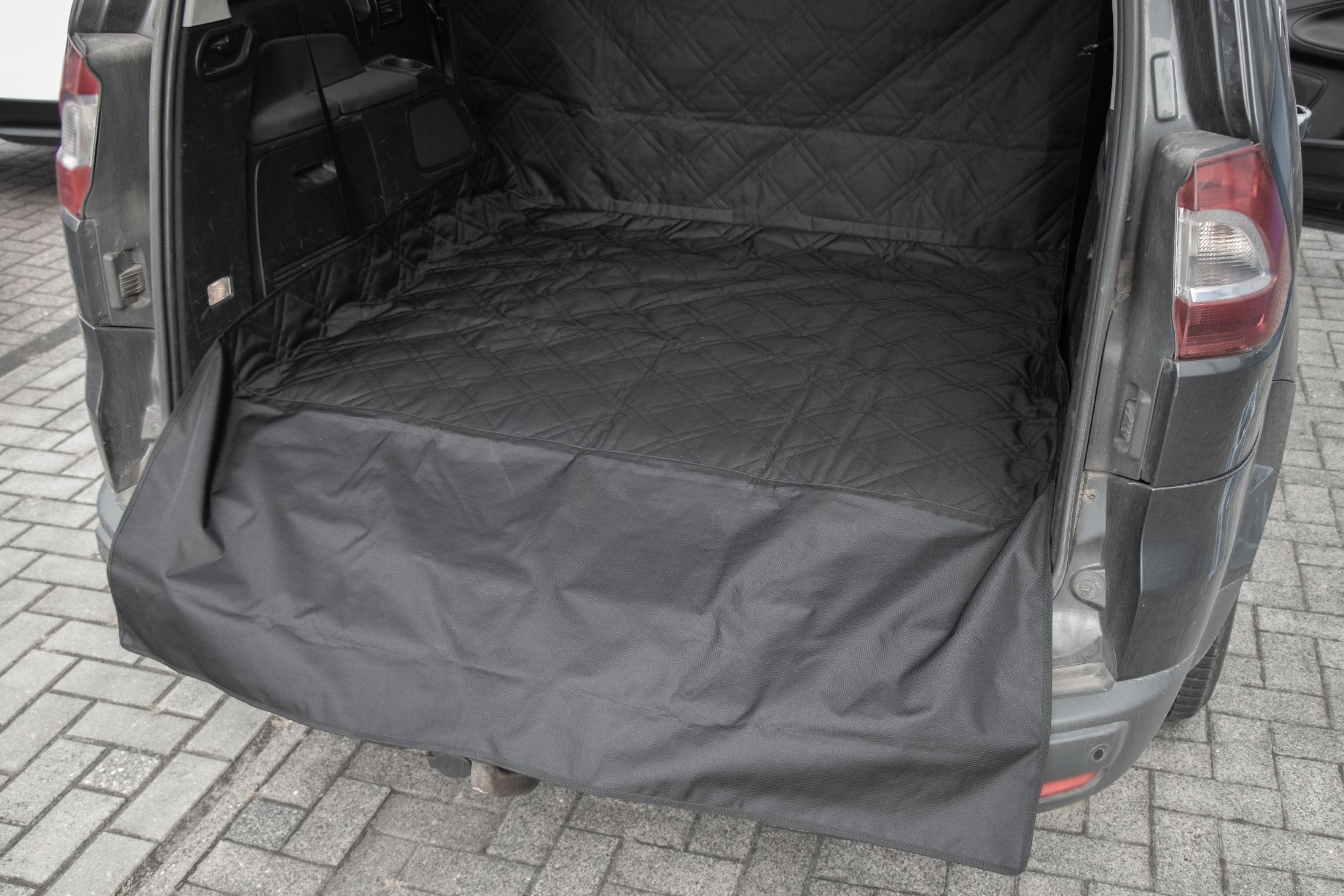 TrendPet Hunde-Autositz SeatCover Kofferraum, schwarz, Schutzbezug für den  Kofferraum