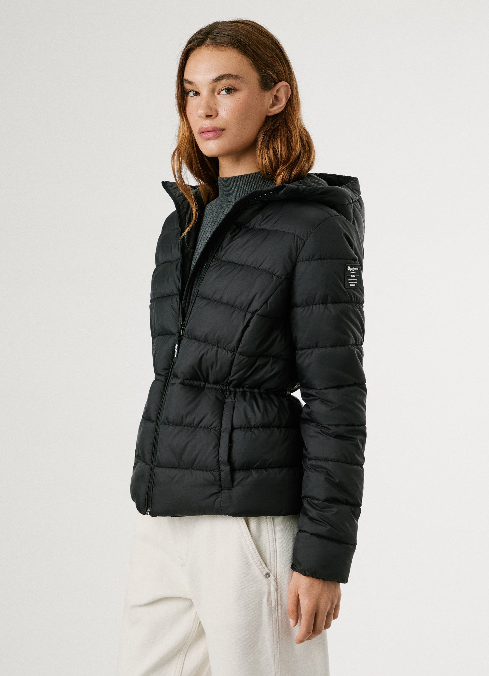 Pepe Jeans Steppjacke SALLY SHORT tailliert, mit verstellbarem Kordelzug
