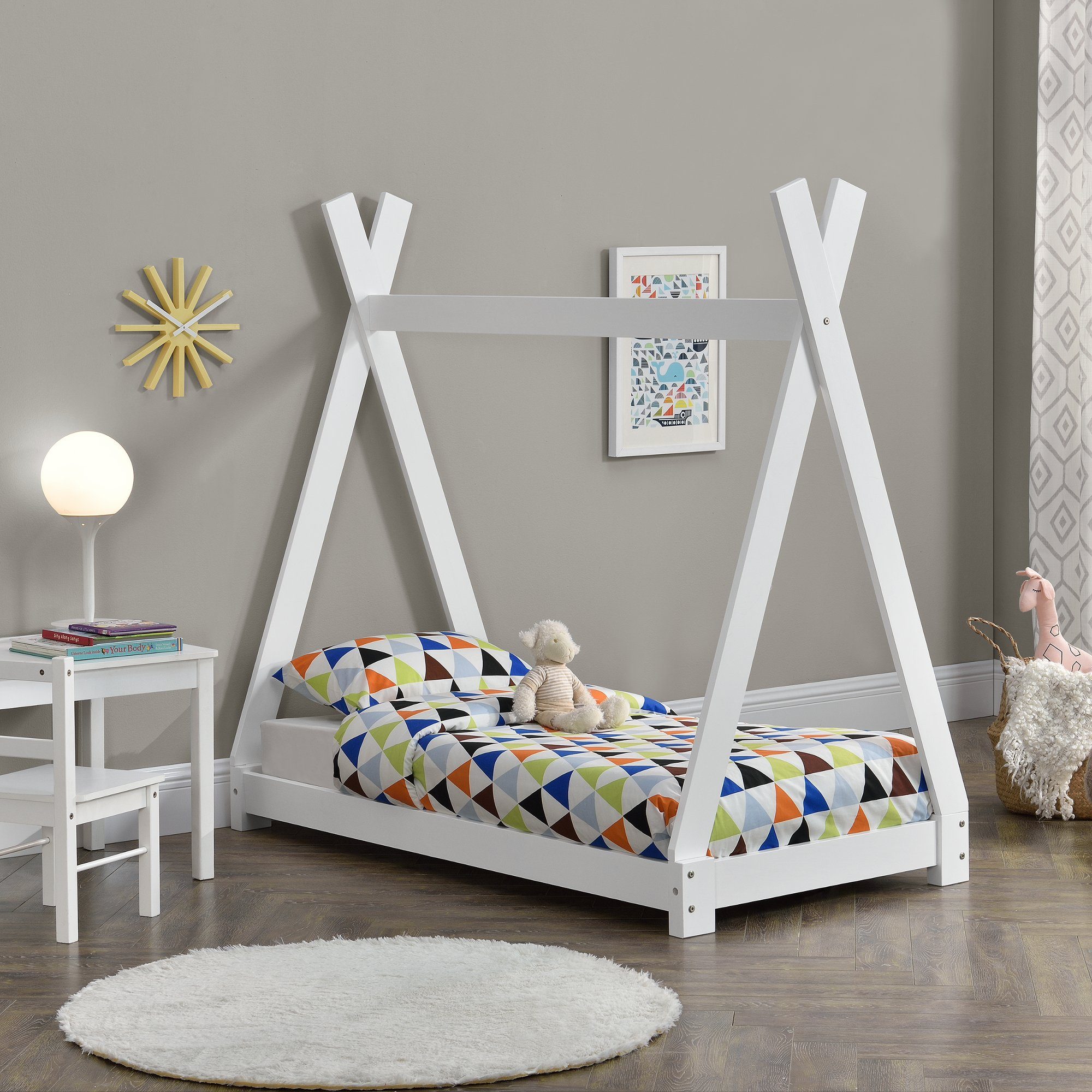 en.casa Kinderbett, »Onejda« Kinderbett Tipi Bett aus Kiefernholz 70x140cm Weiß | Jugendbetten