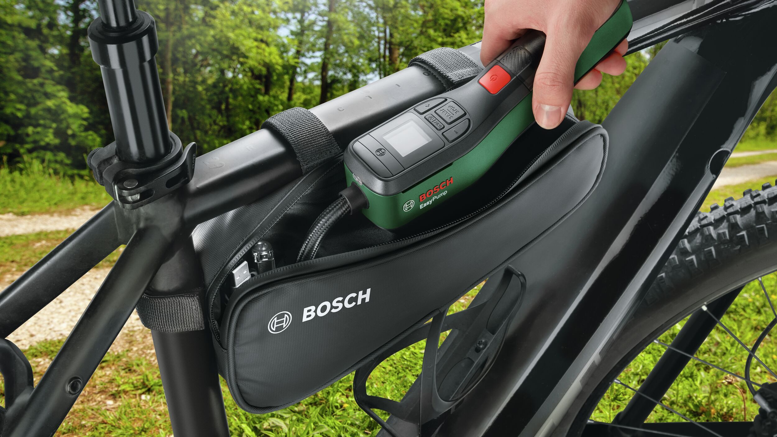 BOSCH Akku-Luftpumpe EasyPump, Druckluftpumpe m. integriertem Akku m. Luftpumpenadapter