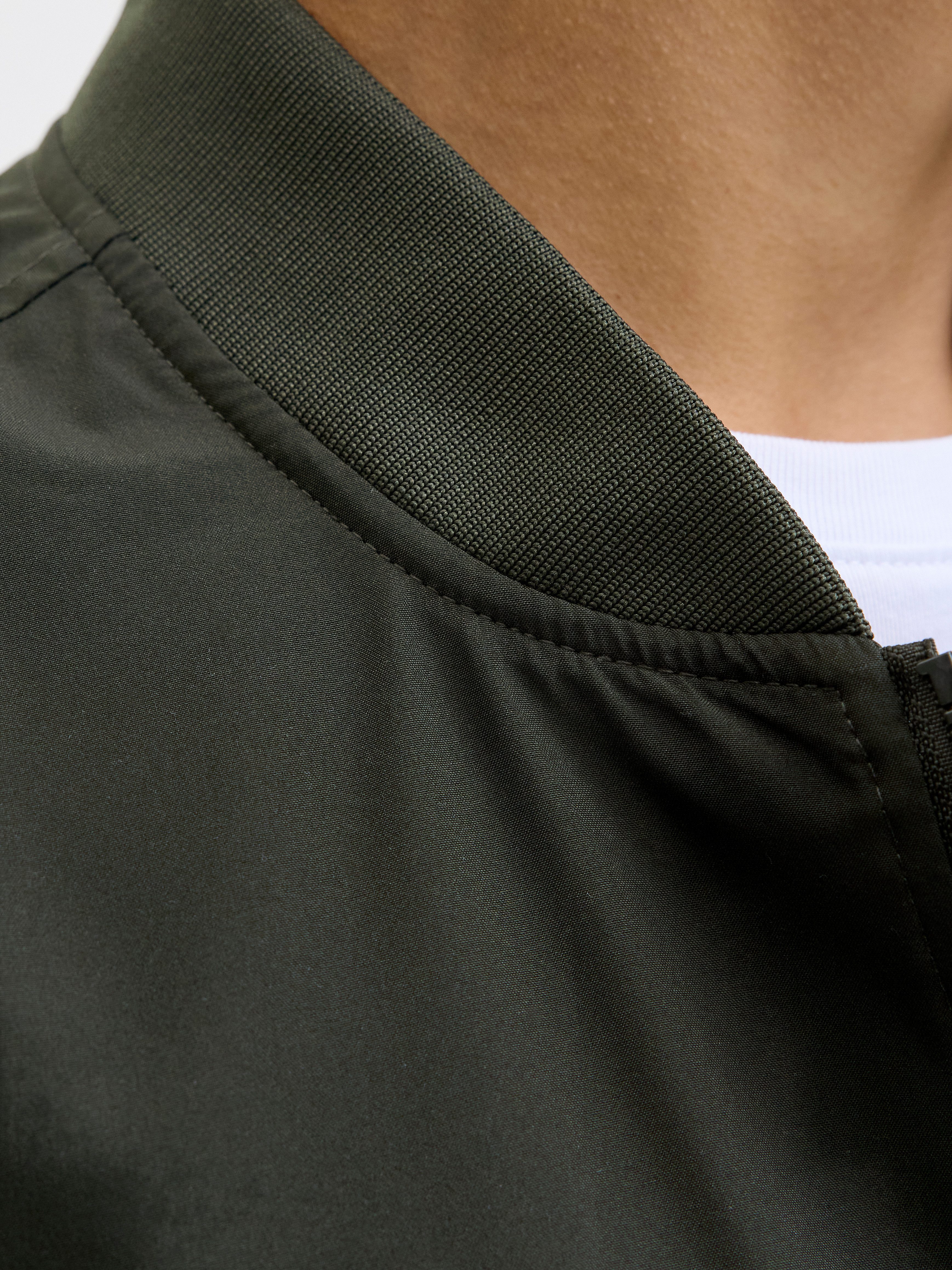 Jack & Jones Bomberjacke JJECHARGE BOMBER JACKET NOOS mit Rippbündchen