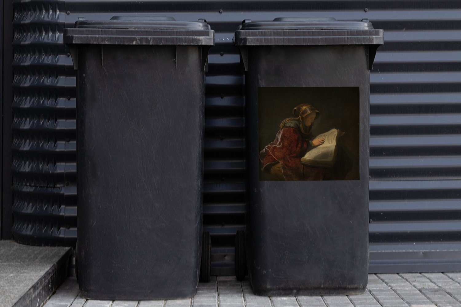 MuchoWow Wandsticker Alte Frau lesend, van Abfalbehälter - Container, Sticker, Hanna (1 Mülltonne, St), Prophetin Rembrandt die Mülleimer-aufkleber, wahrscheinlich