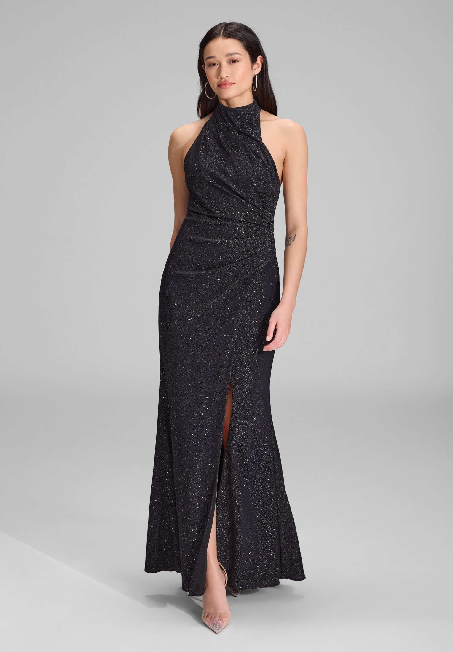 Hey Kyla Abendkleid - Hochgeschlossenes Abendkleid Schimmereffekt Figurbeto günstig online kaufen