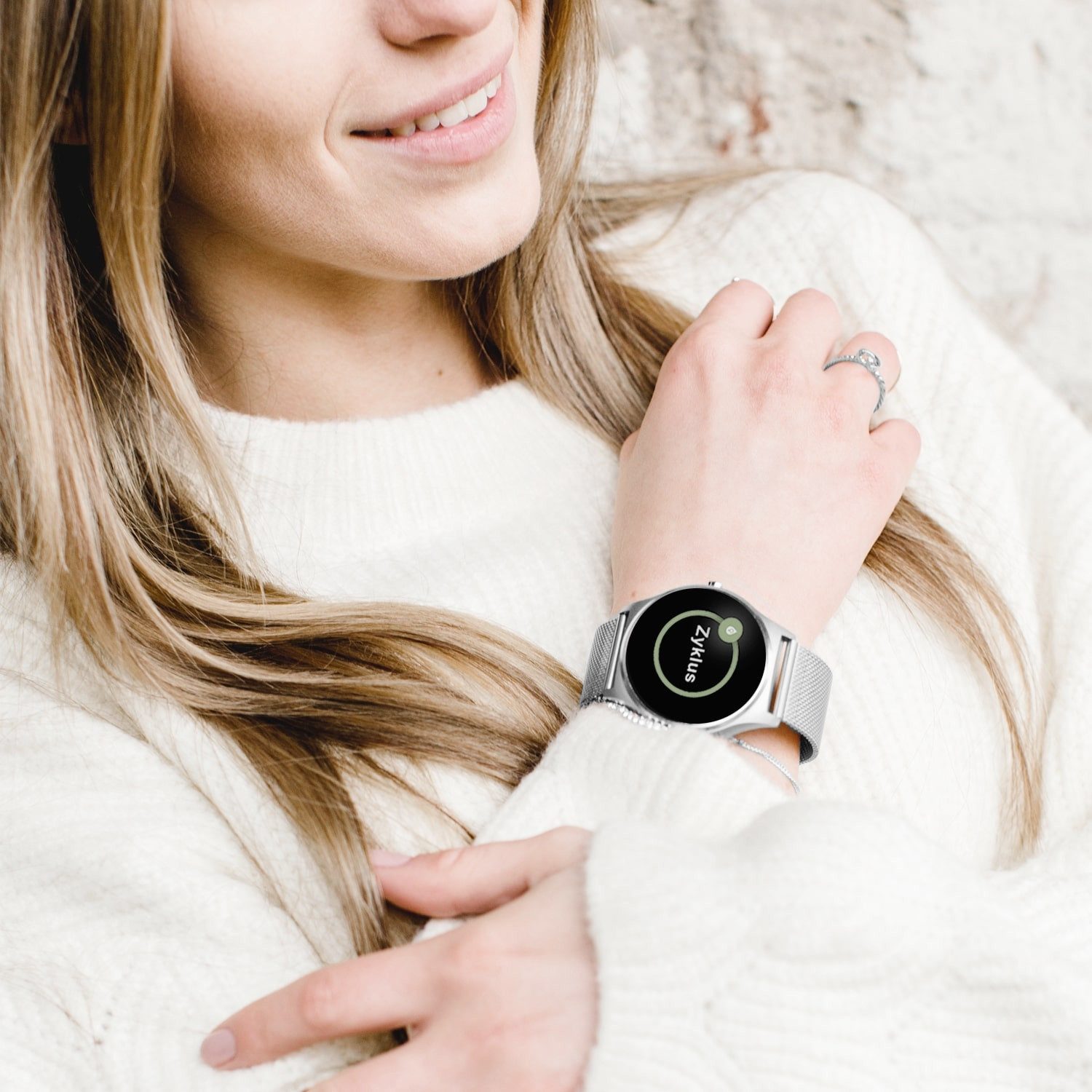 XCOAST JOLI Damen Smartwatch (3,9 cm/1,3 Zoll, IOS ANDROID) Fitnesstracker und Frauensportuhr, neueste Generation, 3-tlg., milanaise Edelstahlarmband, Schnellwechselfunktion, Silber, IP68 wasserdicht, Herzfrequenz, Blutdruck, Blutsauerstoff, Schlaf