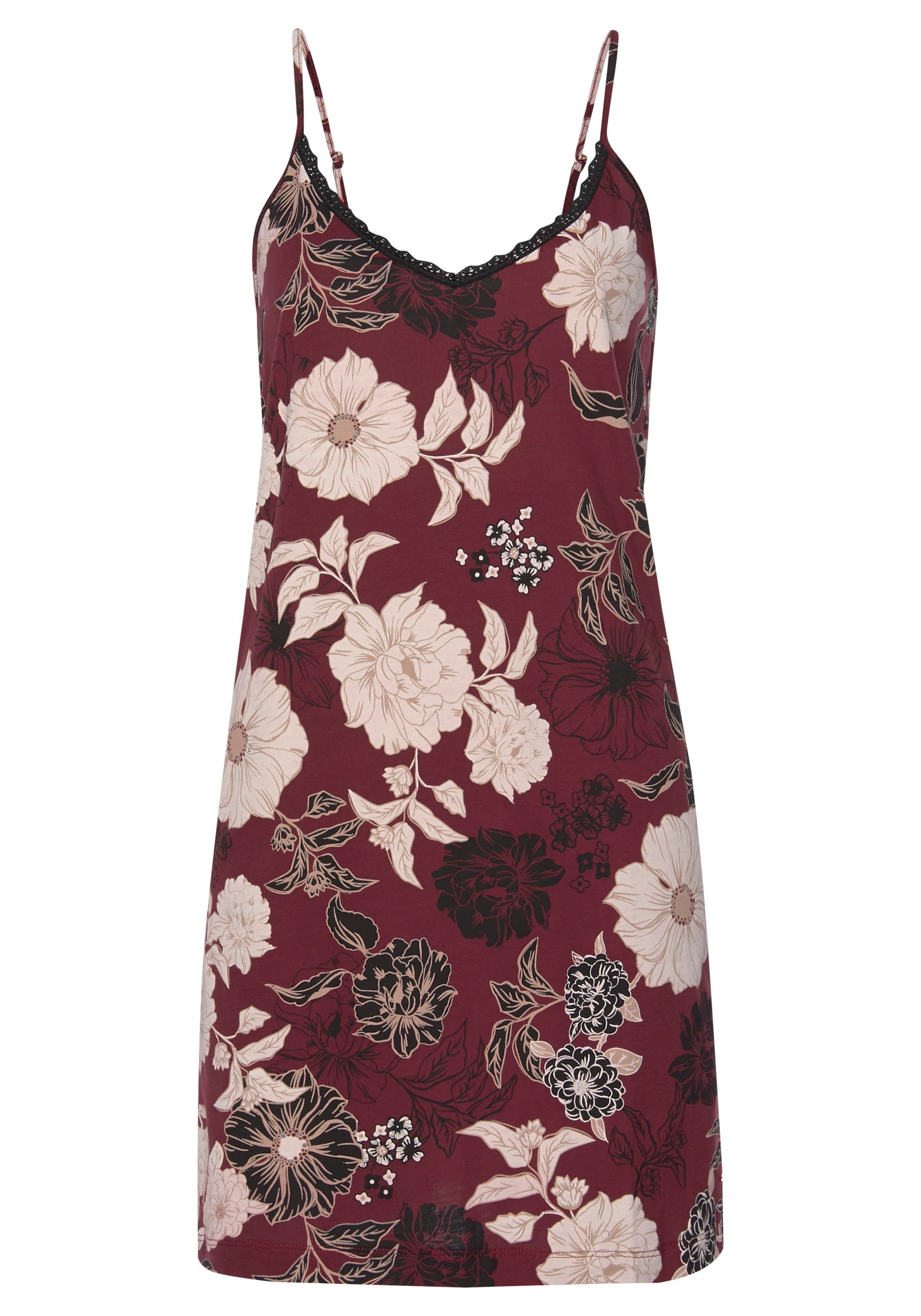 s.Oliver Negligé mit feiner Spitzenborte am Ausschnitt. € 29,99