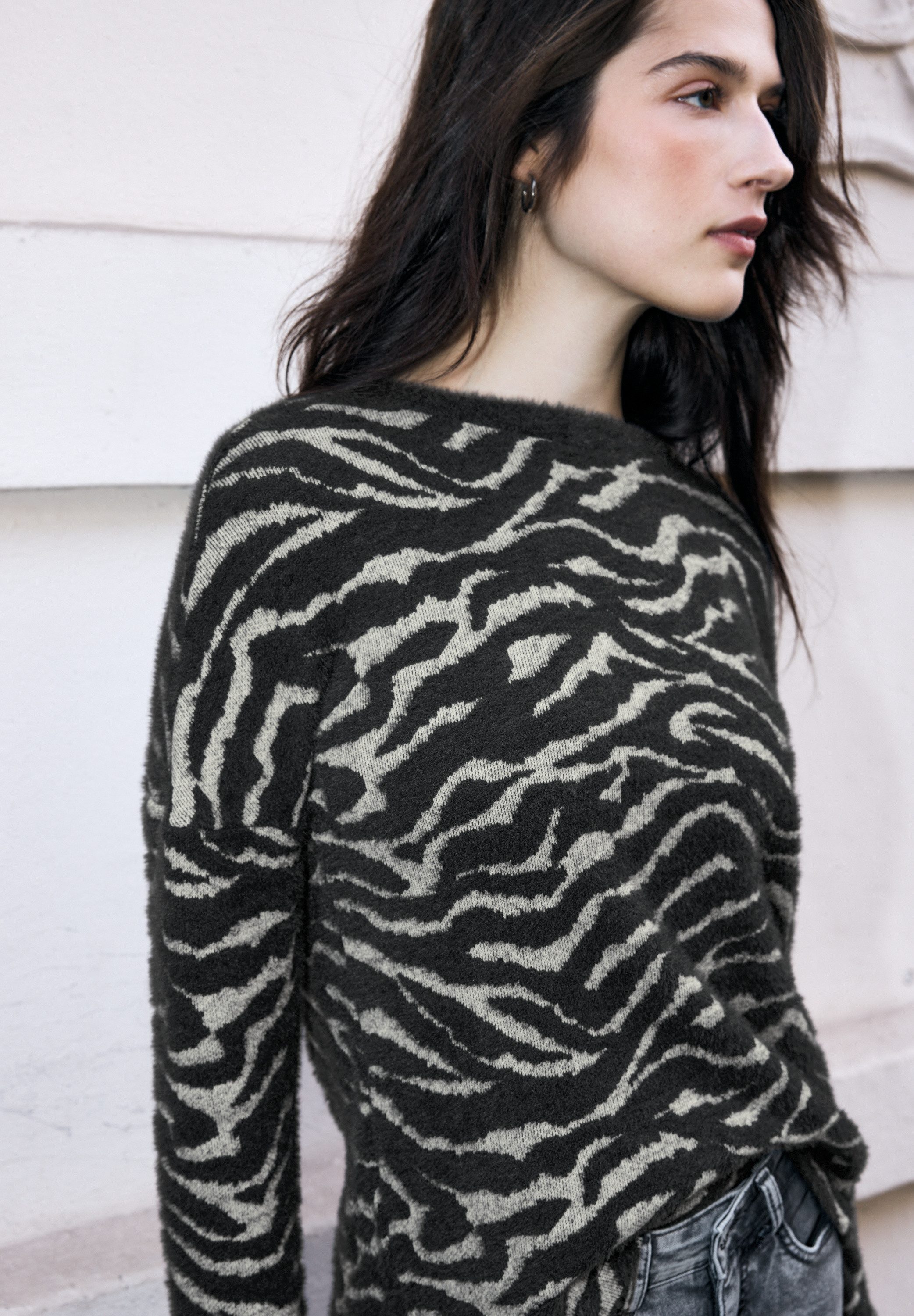 STREET ONE STUDIO Langarmshirt mit grafischem Muster günstig online kaufen